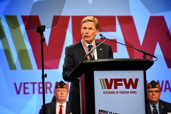 Ken Fisher, Chairman and CEO of Fisher House Foundation, speaks to nearly 4,000 members of the VFW during their 120th National Convention in Orlando.