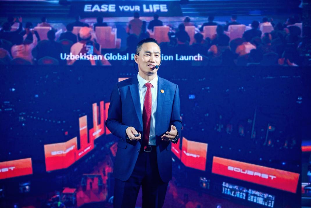 Image 2:Mr. Ke, President of SOUEAST International presented the company's strategy.jpeg