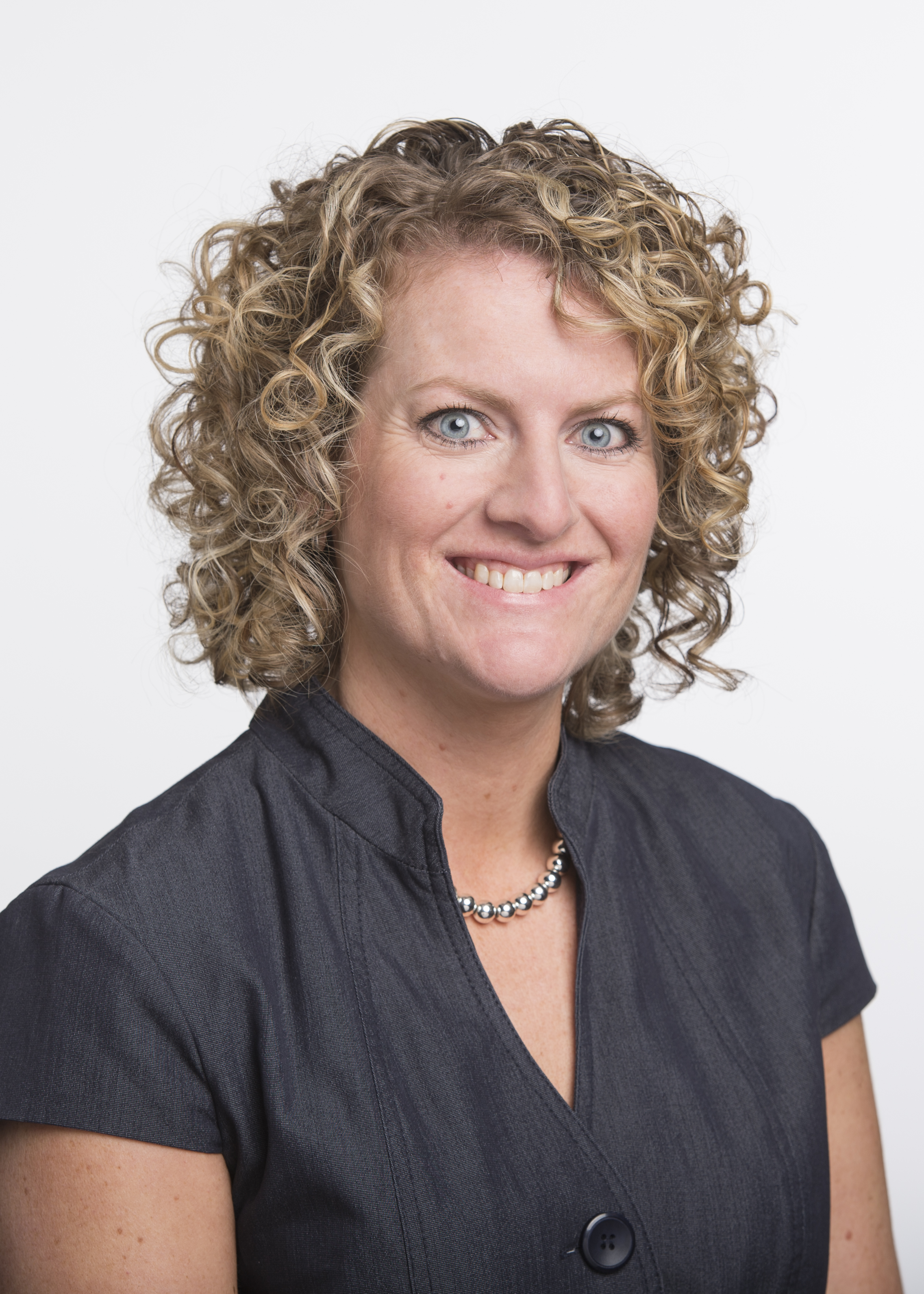 Julie_Courkamp headshot