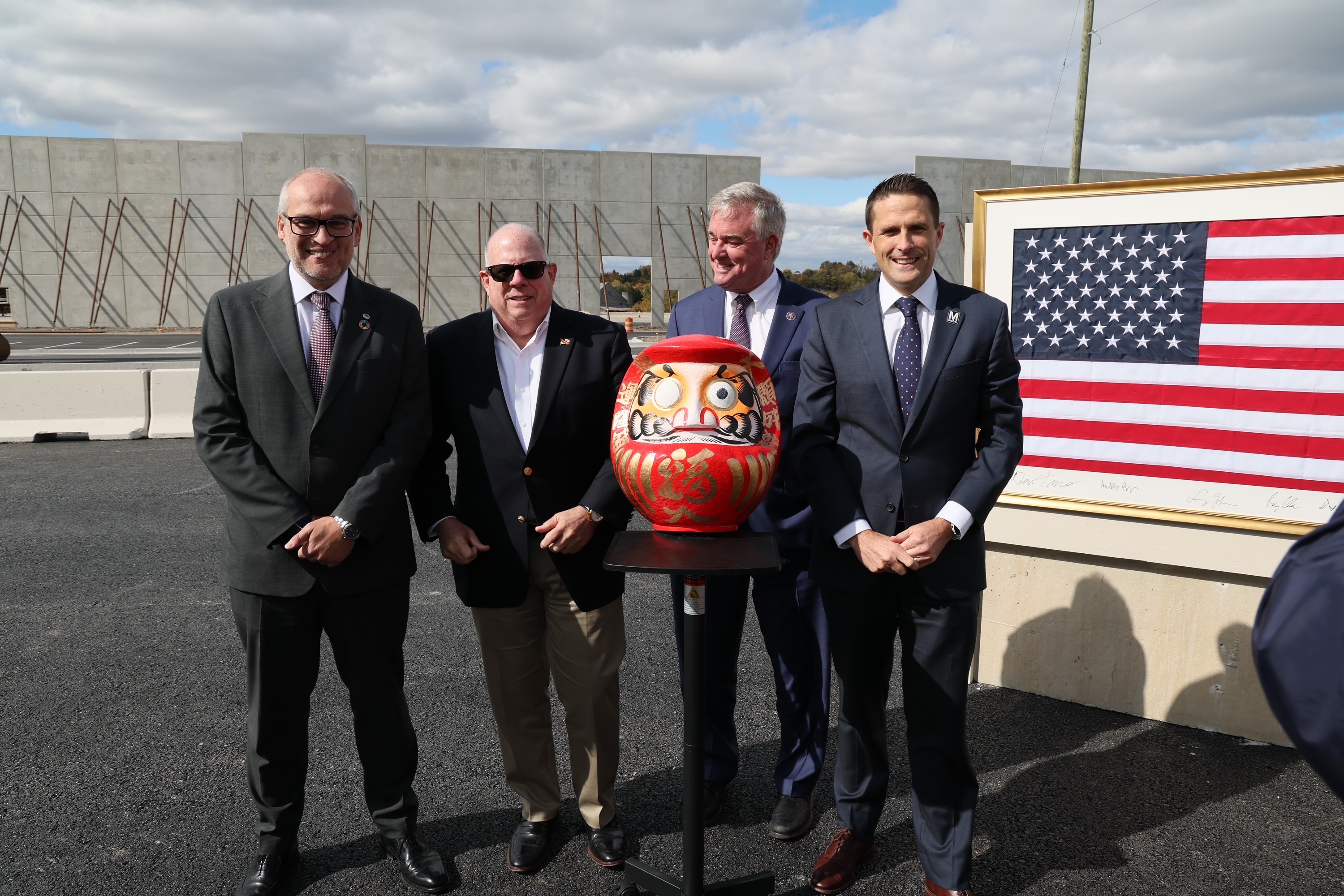 Daruma doll and flag ceremony