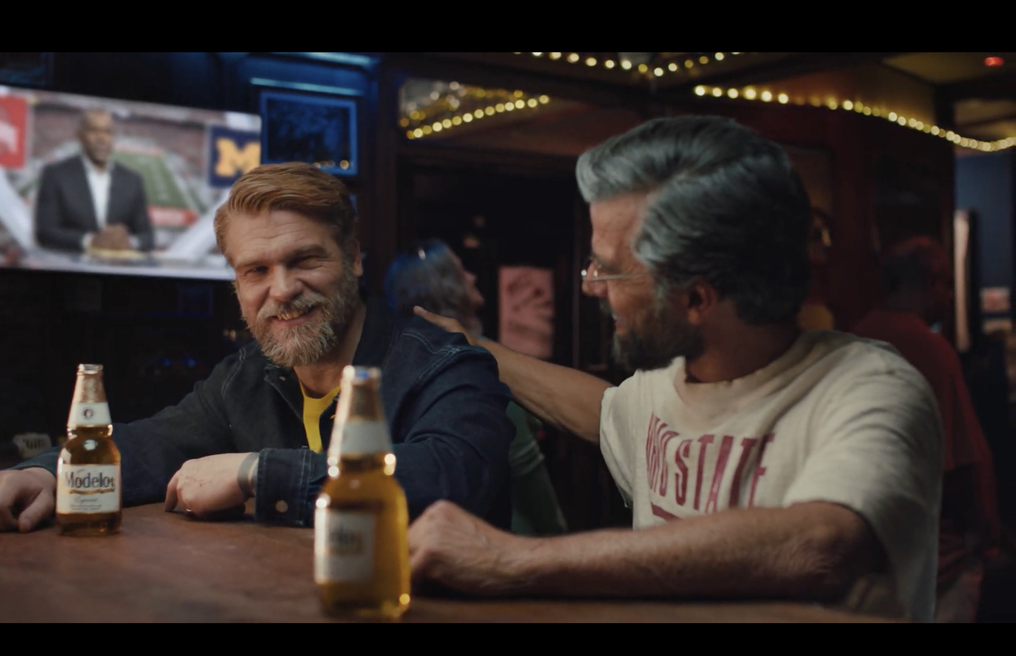 Modelo_College_Football_2026_TV_Commercial