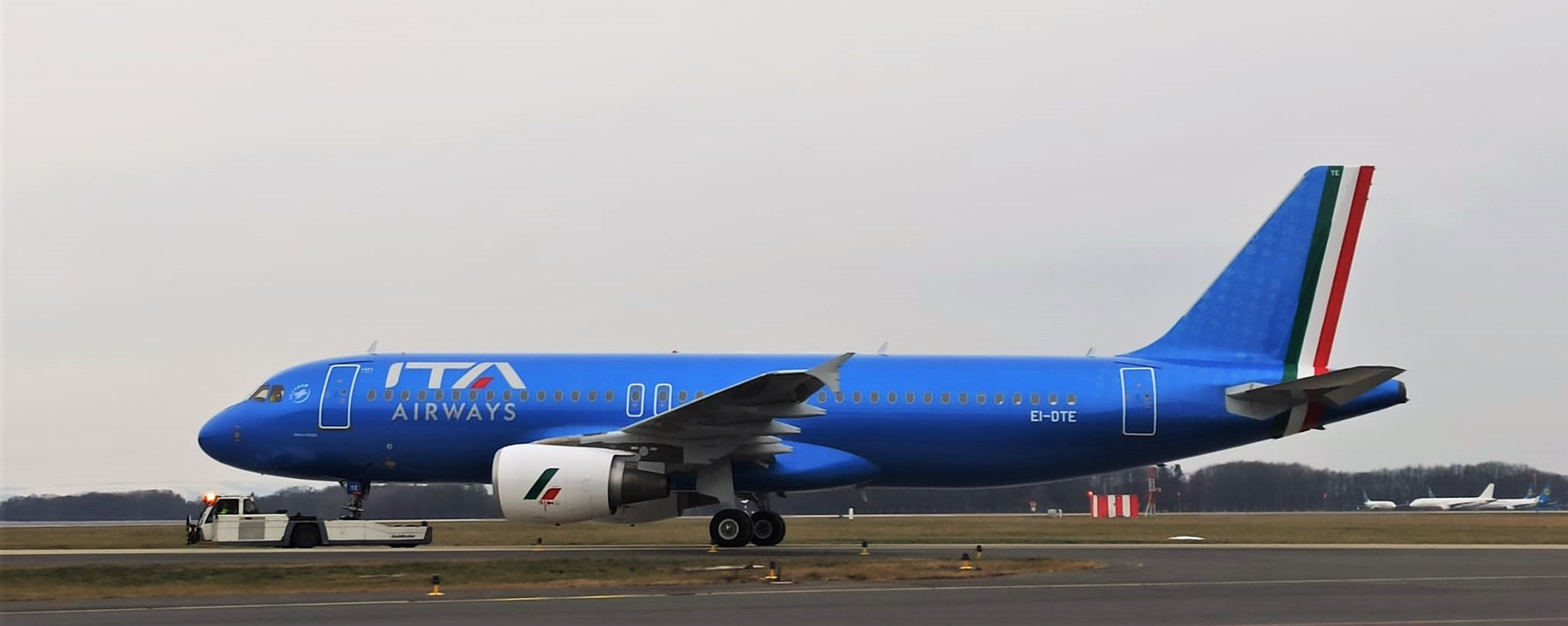 foto primo aereo entrat#4EF