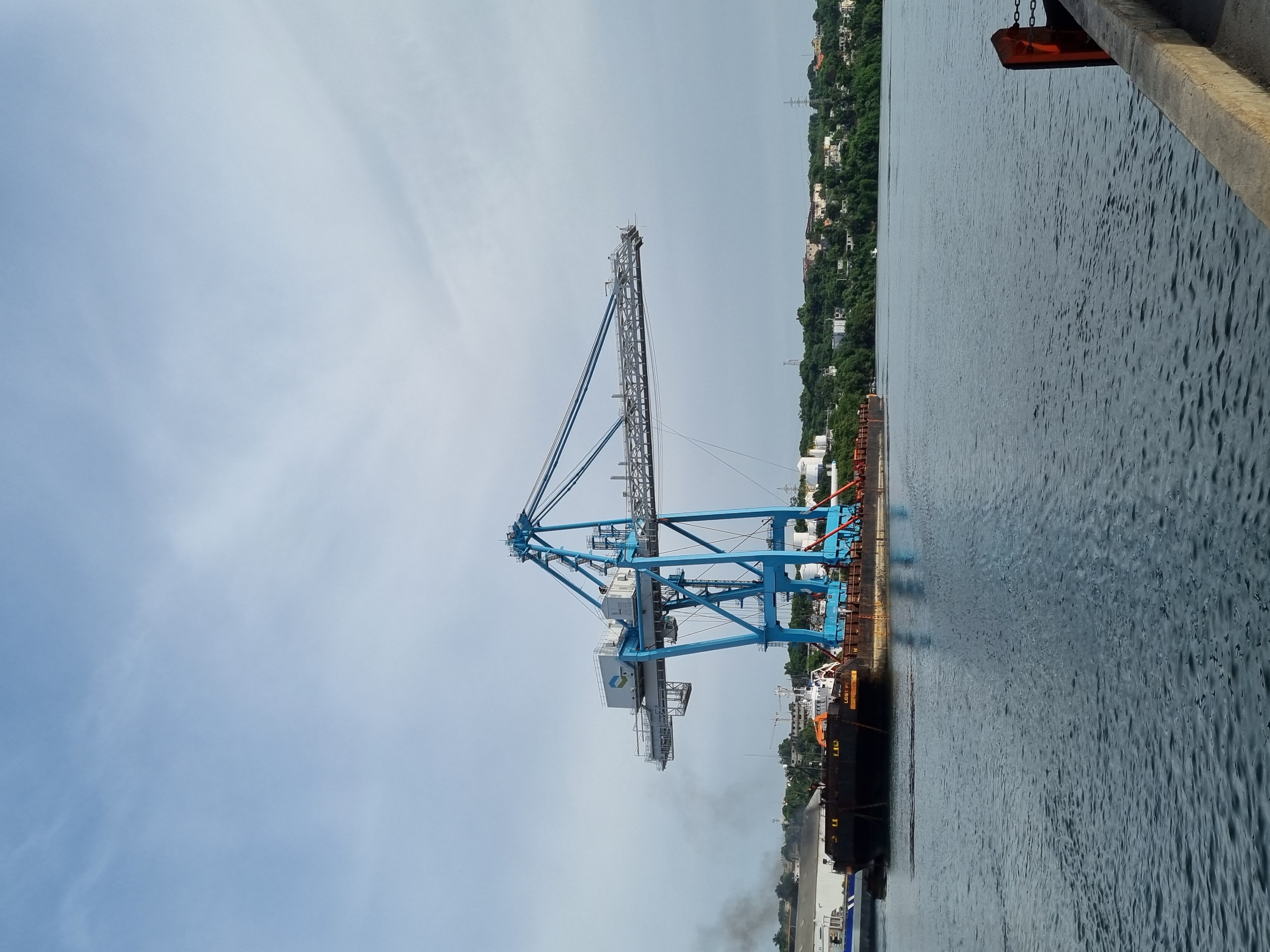One of three ZPMC Post Panamax Ship-to-Shore Cranes
