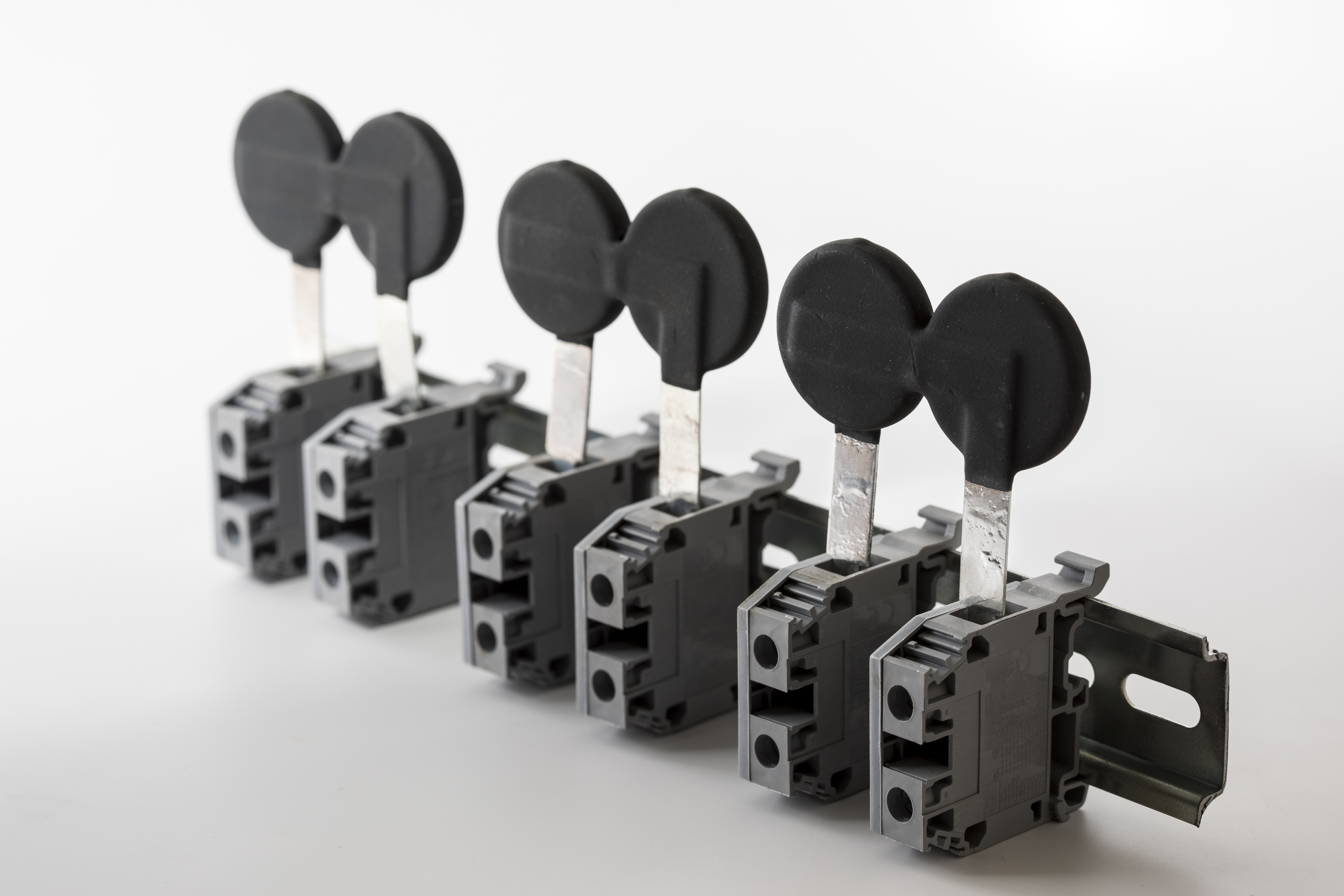 Ametherm MM35-DIN Series Inrush Current Limiter ideal for single- and three-phase applications