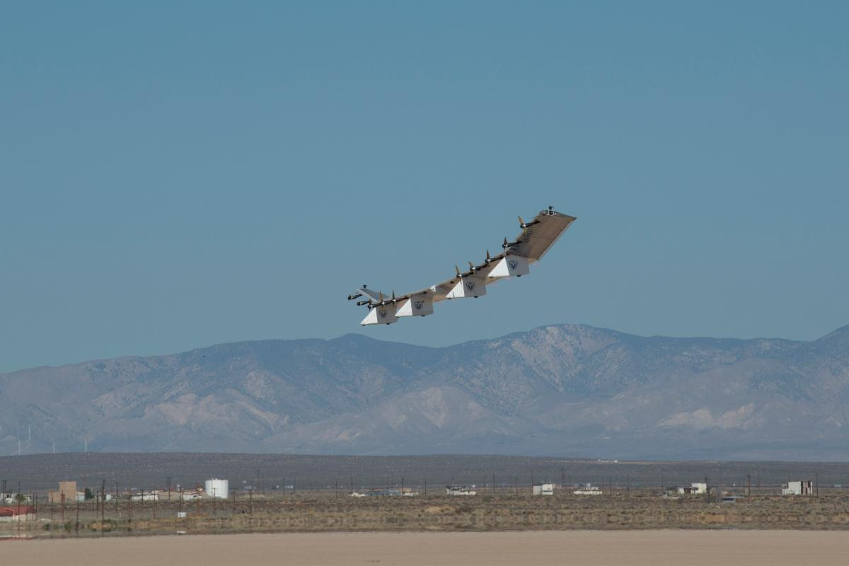 Photo credit: NASA/Carla Thomas | September 2019
HAPSMobile's unmanned aircraft system takes flight at NASA Armstrong Flight
Research Center in California
