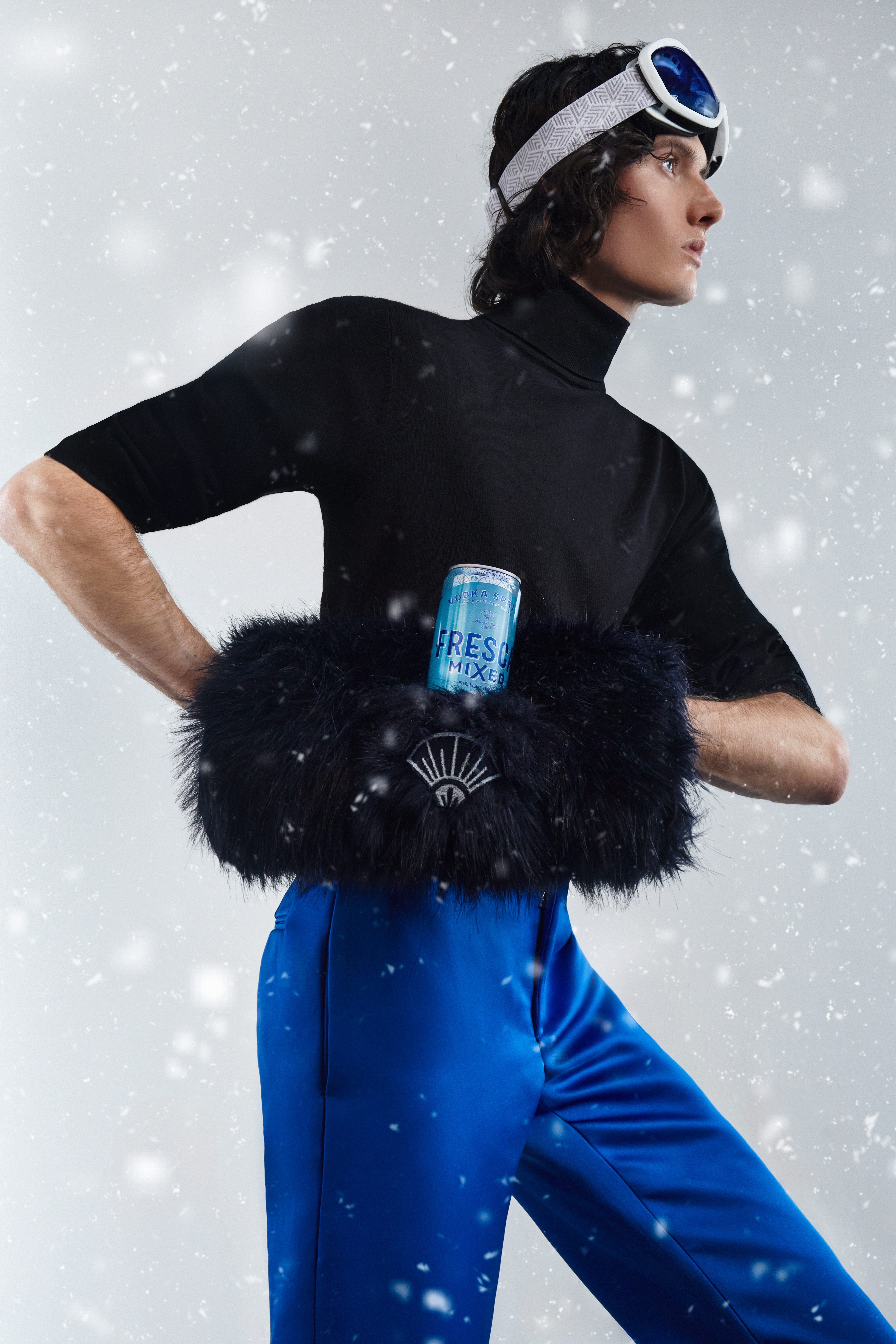 FRESCA™ Mixed Helps Fans Keep Drinks Cool and Hands Warm with Après Ski’s Hottest New Accessory—the FRESCA™ Mixed Muff Designed by Christian Cowan