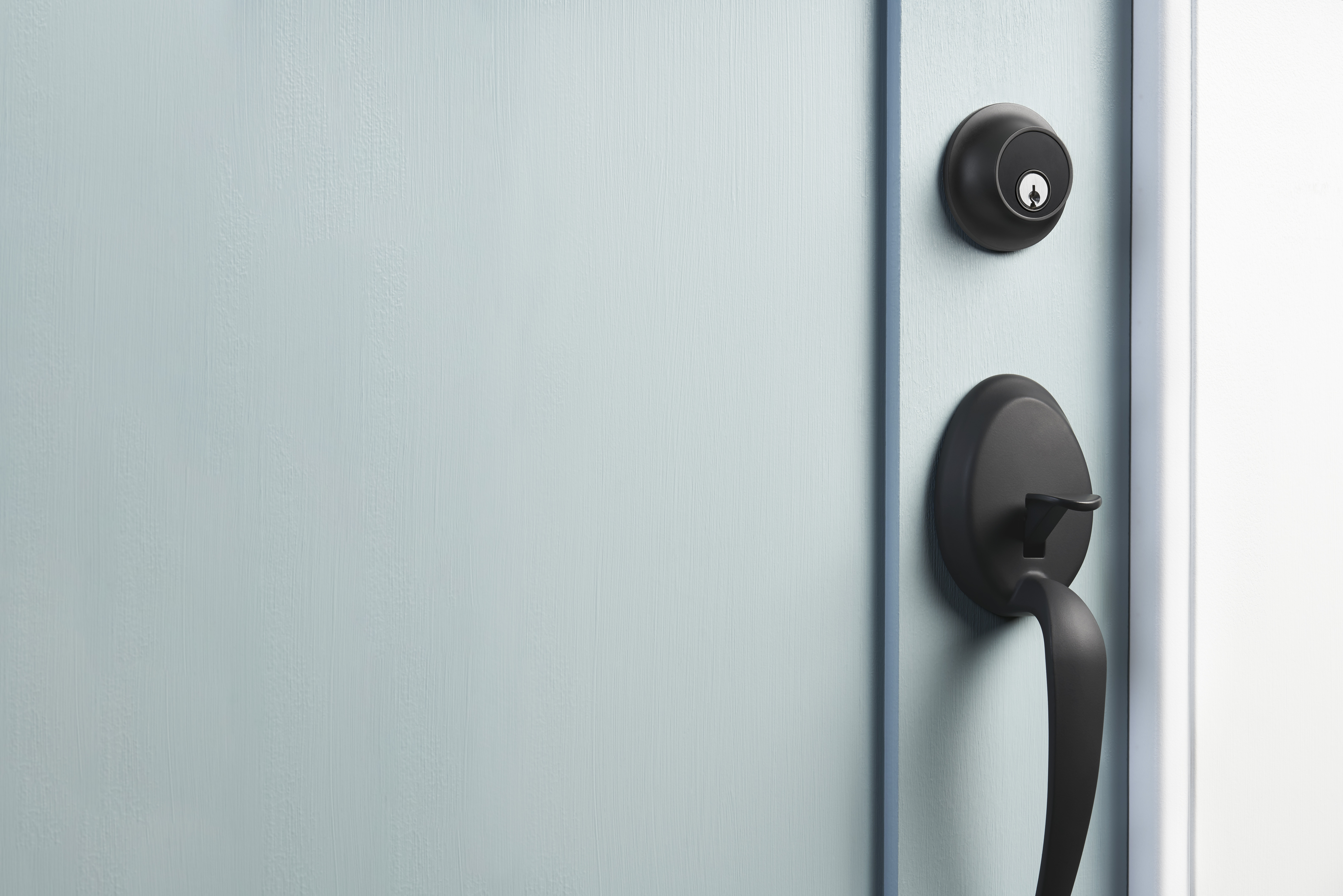 Level Lock in matte black