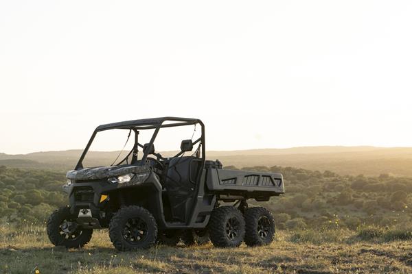 Le Can-Am Defender 6x6 HD10 2020