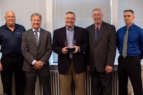 May 15, 2019 – St. Louis, MO – SumnerOne was presented with Konica Minolta’s Pro-Tech Service Award and recognized for 25 consecutive years earning this award. (L-R) Paul Klostermann, Technical Trainer, SumnerOne; Kevin Streuli, Director, Field & Systems Support, Konica Minolta; Kevin Laury, COO, SumnerOne; James Boyic, Regional Service Manager, Konica Minolta; Earl Caspersen, Director of Service, SumnerOne