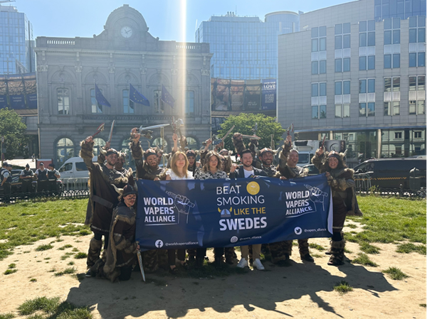 Een door World Vapers' Alliance georganiseerde demonstratie tegenover het Europees Parlement in Brussel, België.