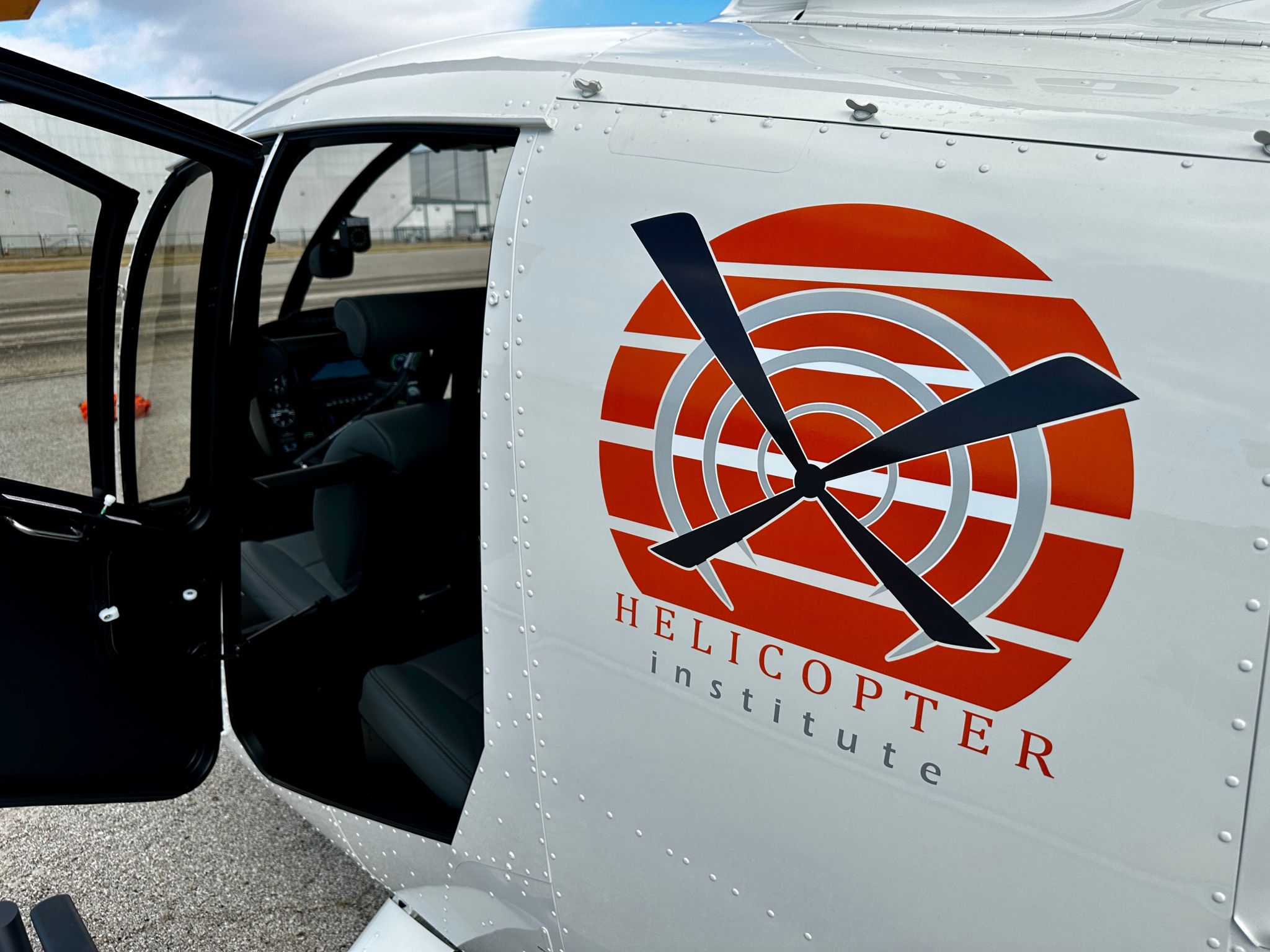 Helicopter Institute TH-66