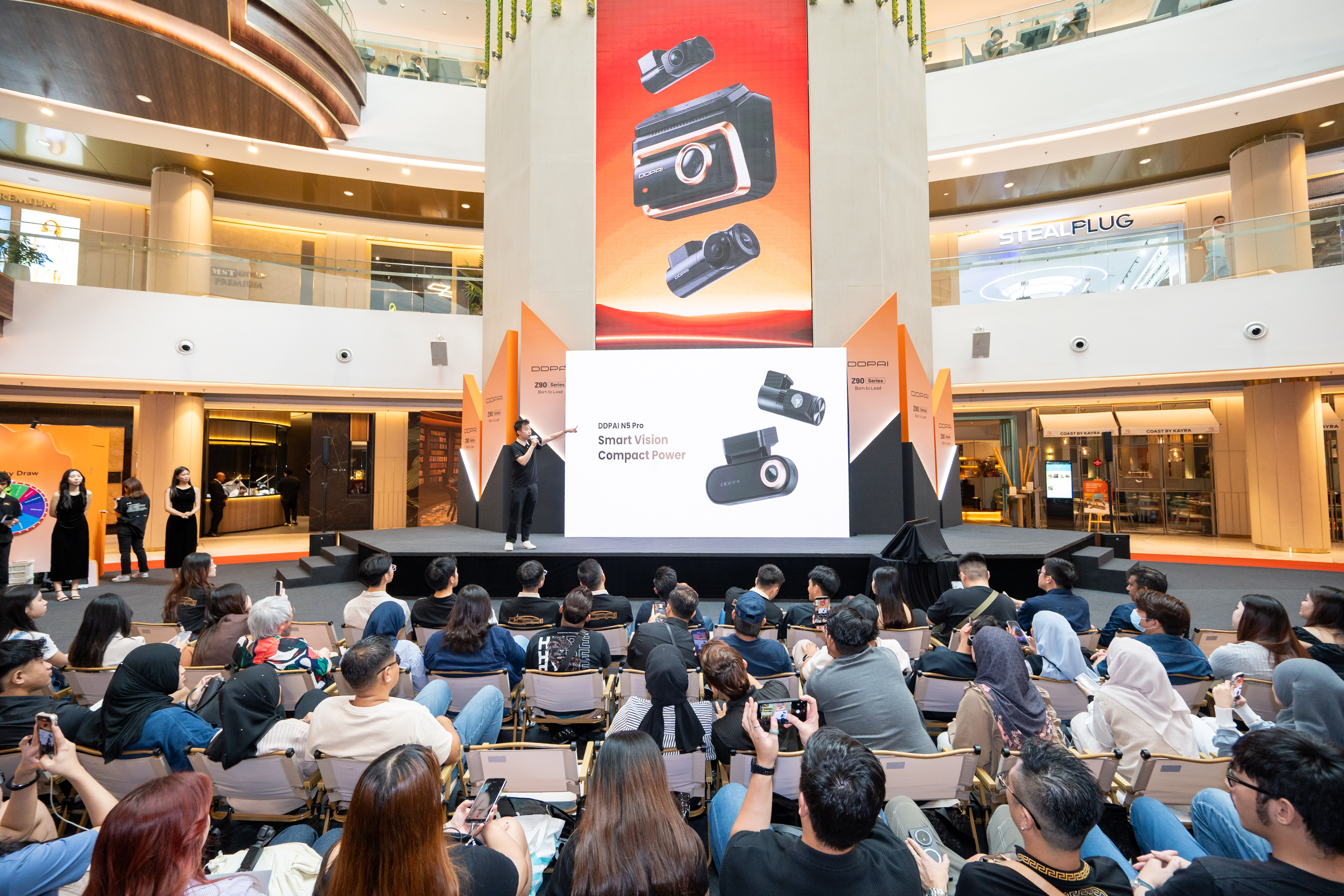 The N5 Pro dashcam delivers crystal-clear recording quality with advanced imaging and AI features.