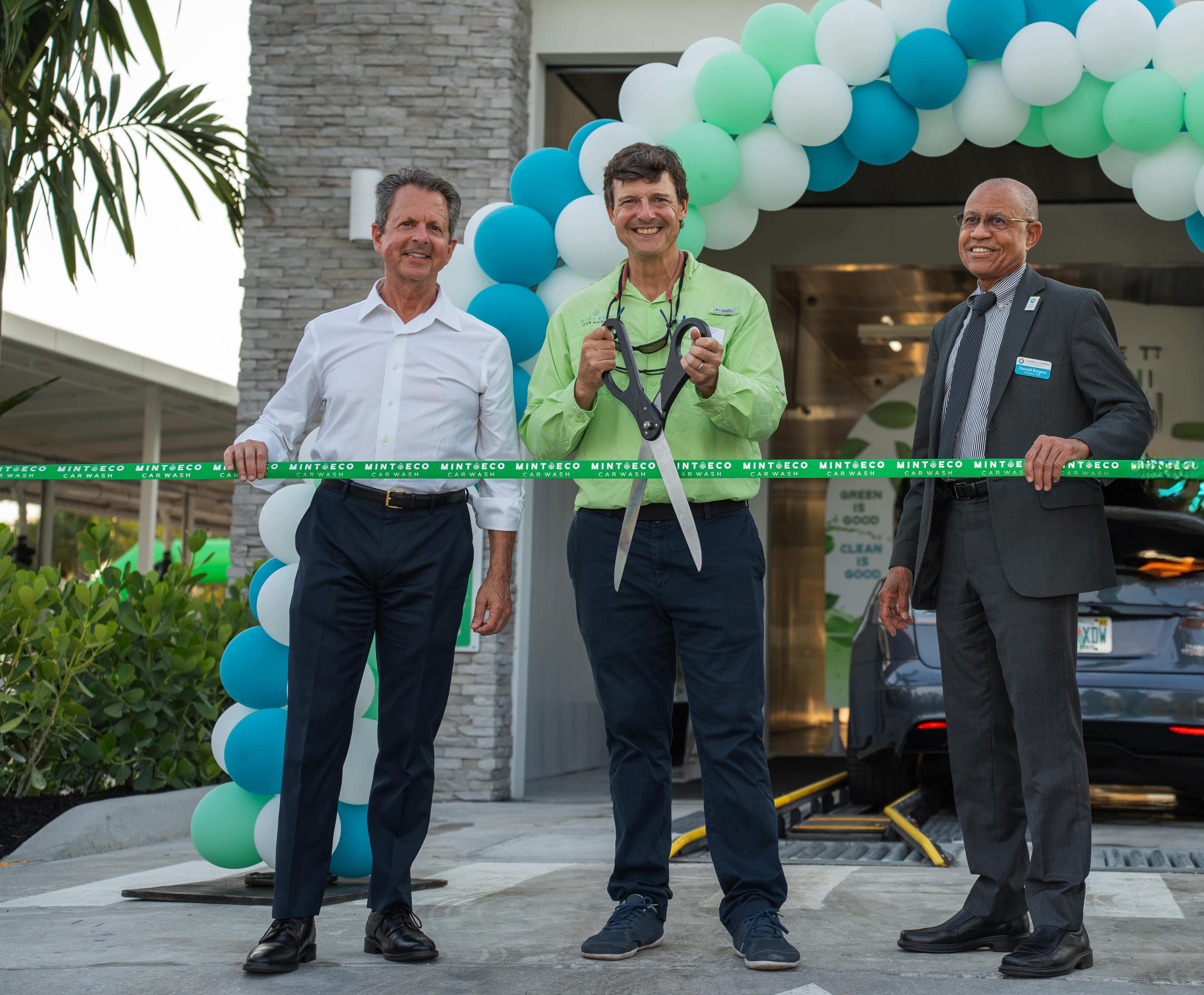From L to R: West Palm Beach Commissioner Gregg Weiss, Mint Eco CEO & Co-Founder Geoff Jervis, and President & CEO of Chamber of the Palm Beaches Donald Burgees