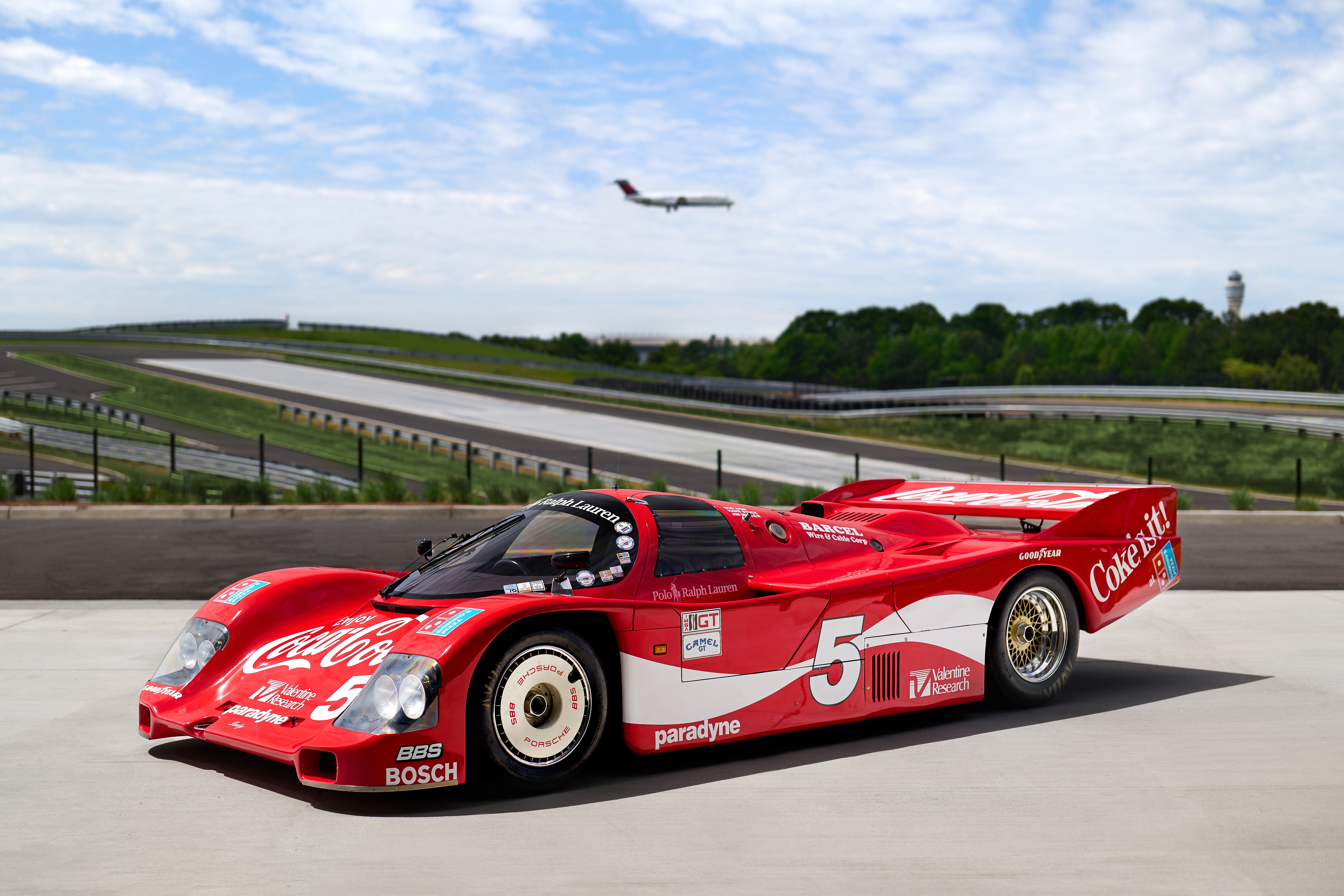 Front 3/4 View of the Iconic 962