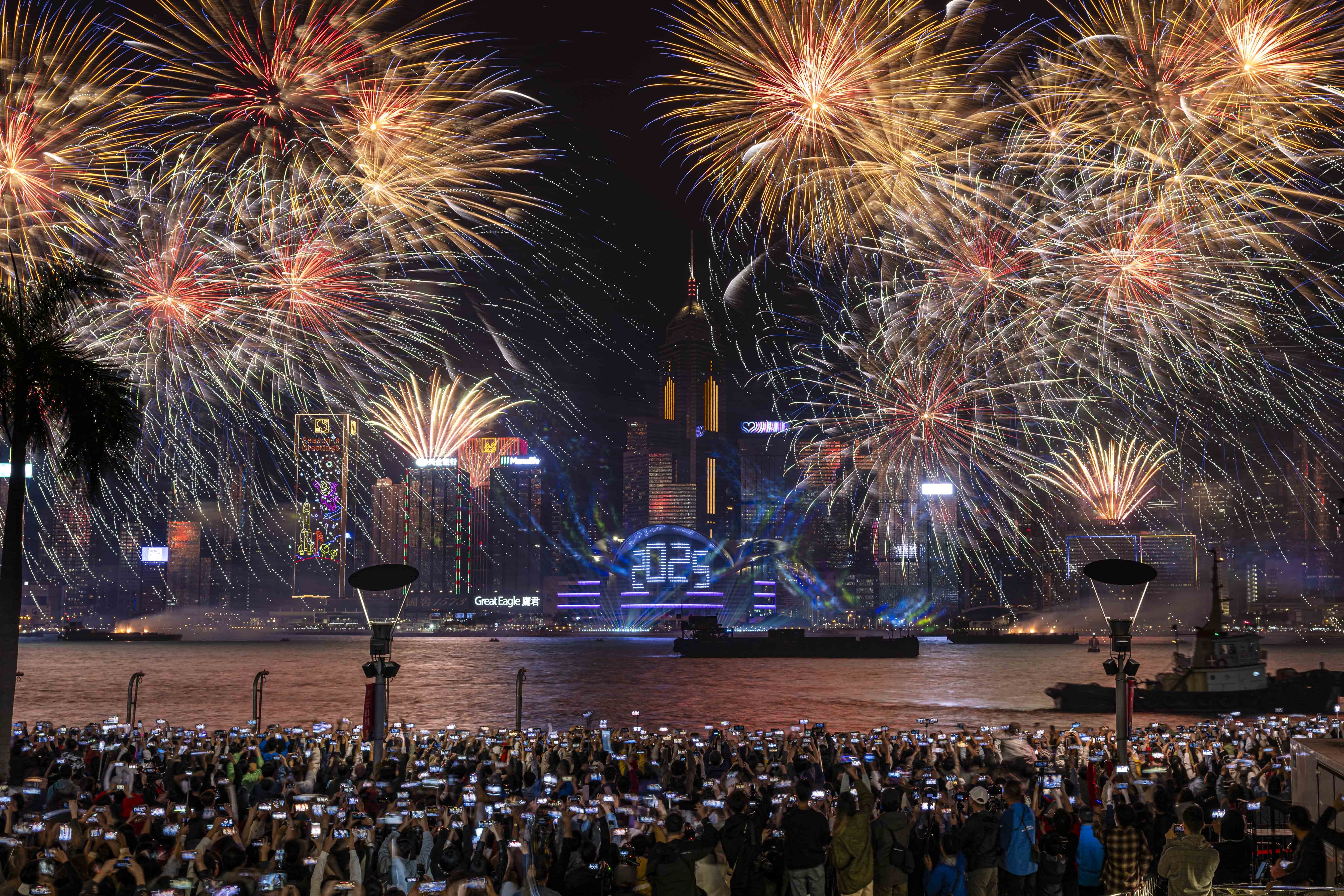 Ring in 2025 with a Dazzling and Colourful Fireworks Display at Hong Kong