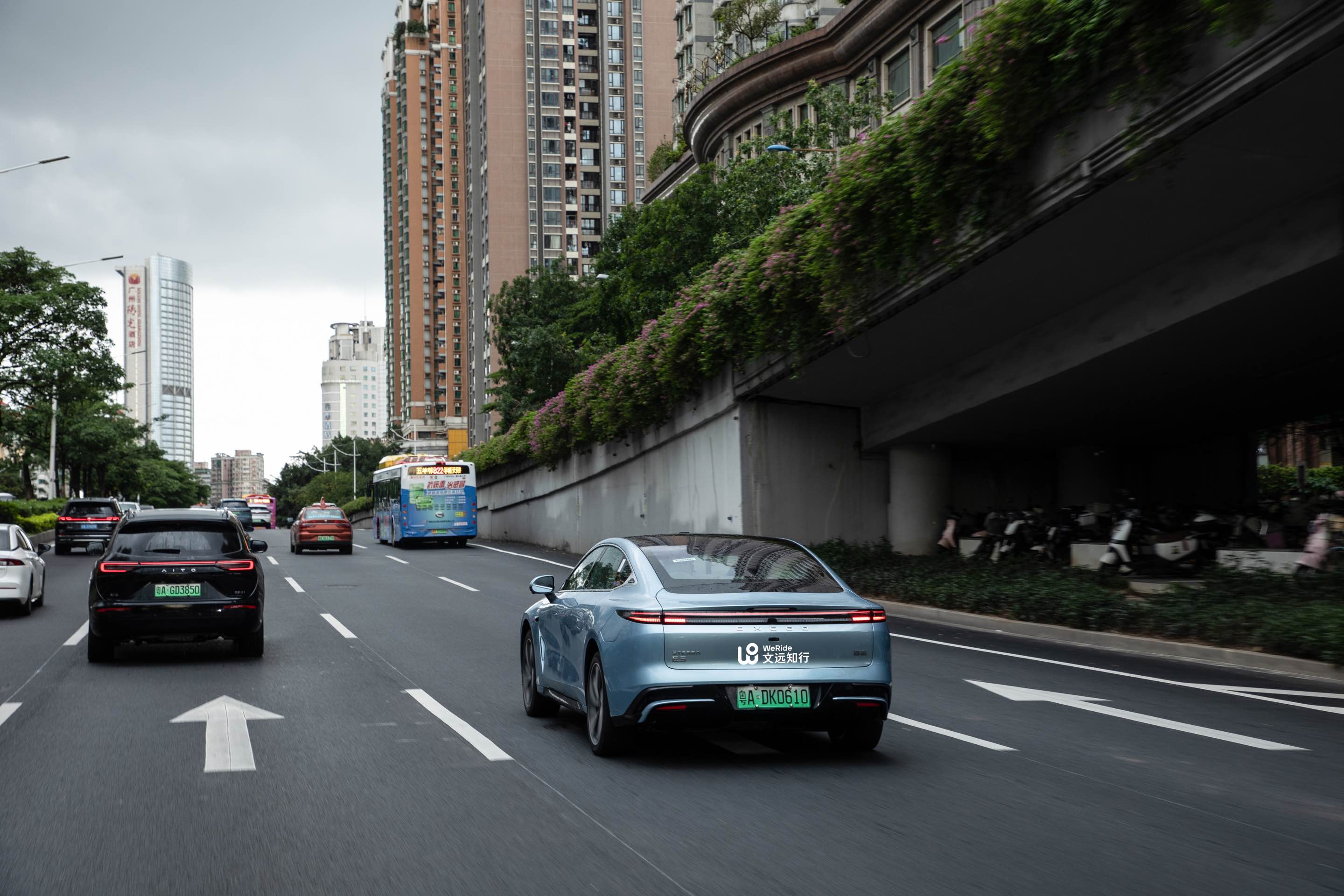 WeRide Achieves SOP for One-Stage End-to-End ADAS Solution, Setting a New Industry Benchmark