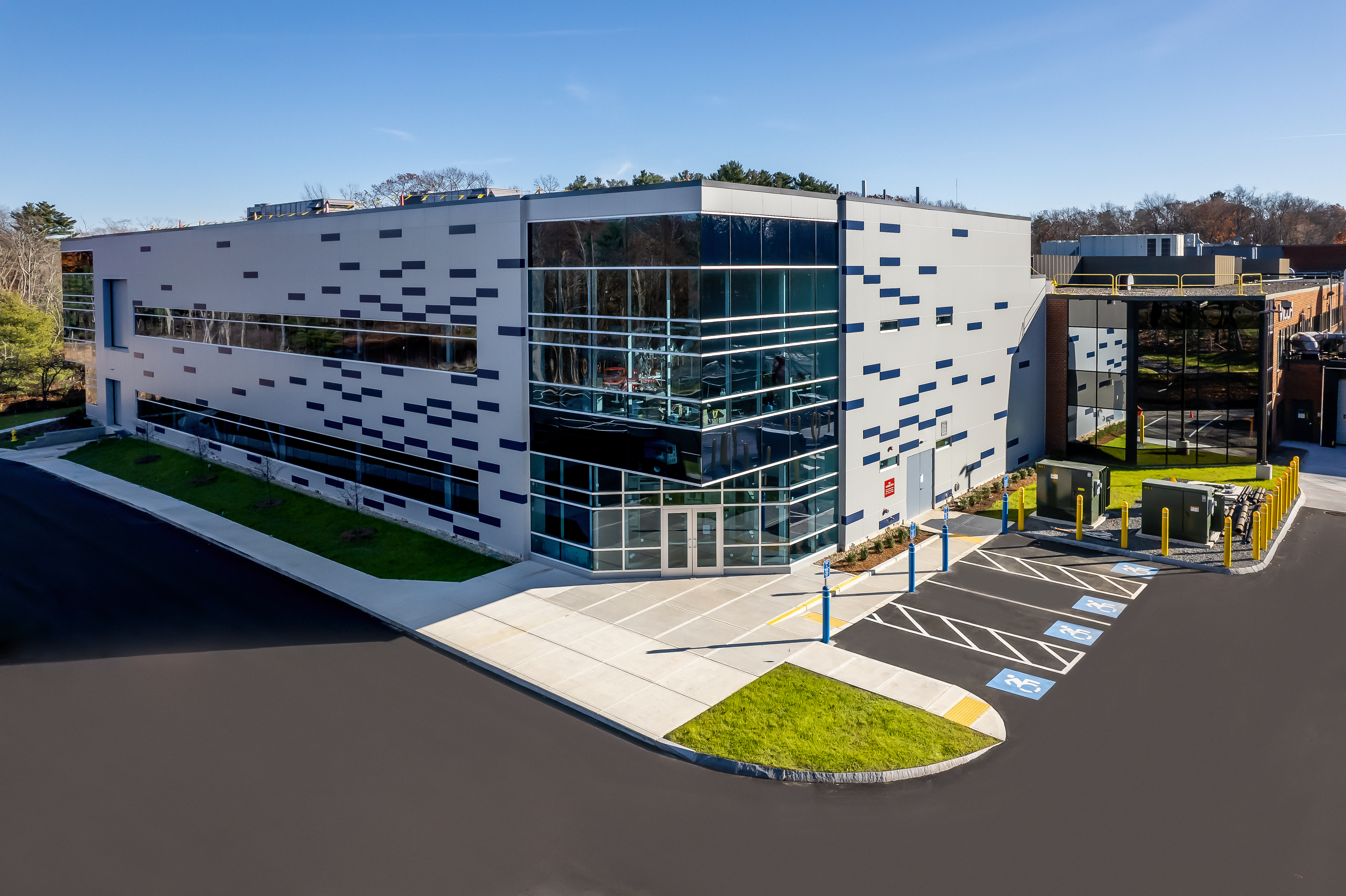 Vicor_Photo-by-Camille-Maren-LeadOption-Uncropped