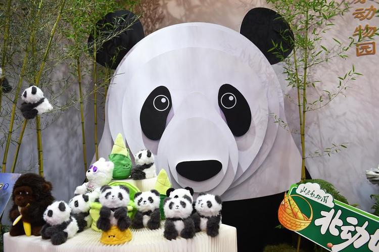 Cultural and creative products gain popularity at 2025 CIFTIS