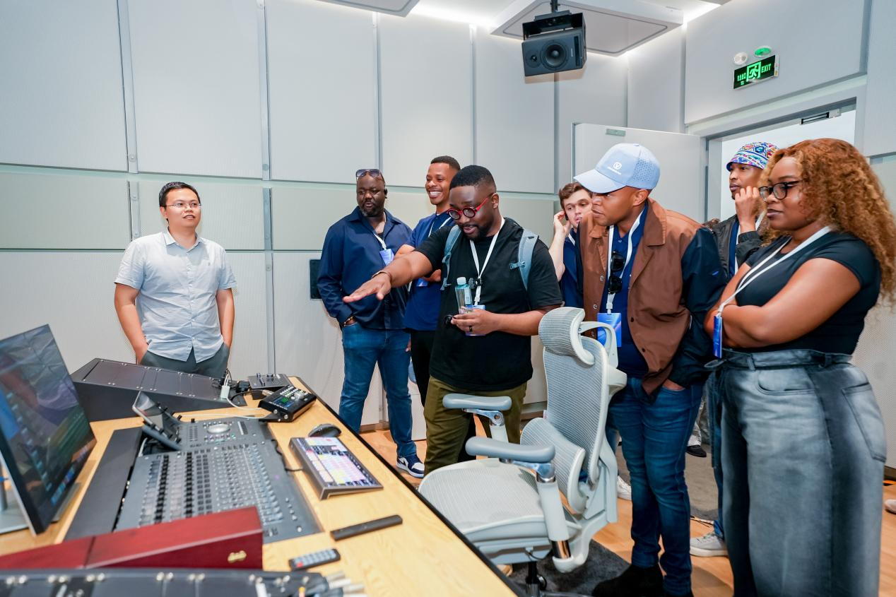 Delegates tour Changan Technology Park and crash test facilities