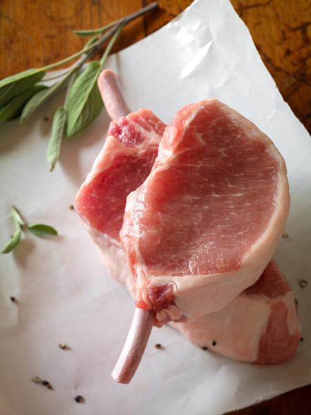 Niman Ranch works with a network of small independent family farmers and ranchers, raising livestock sustainably and humanely, with no antibiotics or added hormones—ever. Niman Ranch pork is celebrated by top chefs and discerning home cooks for its marbling, texture and flavor. 