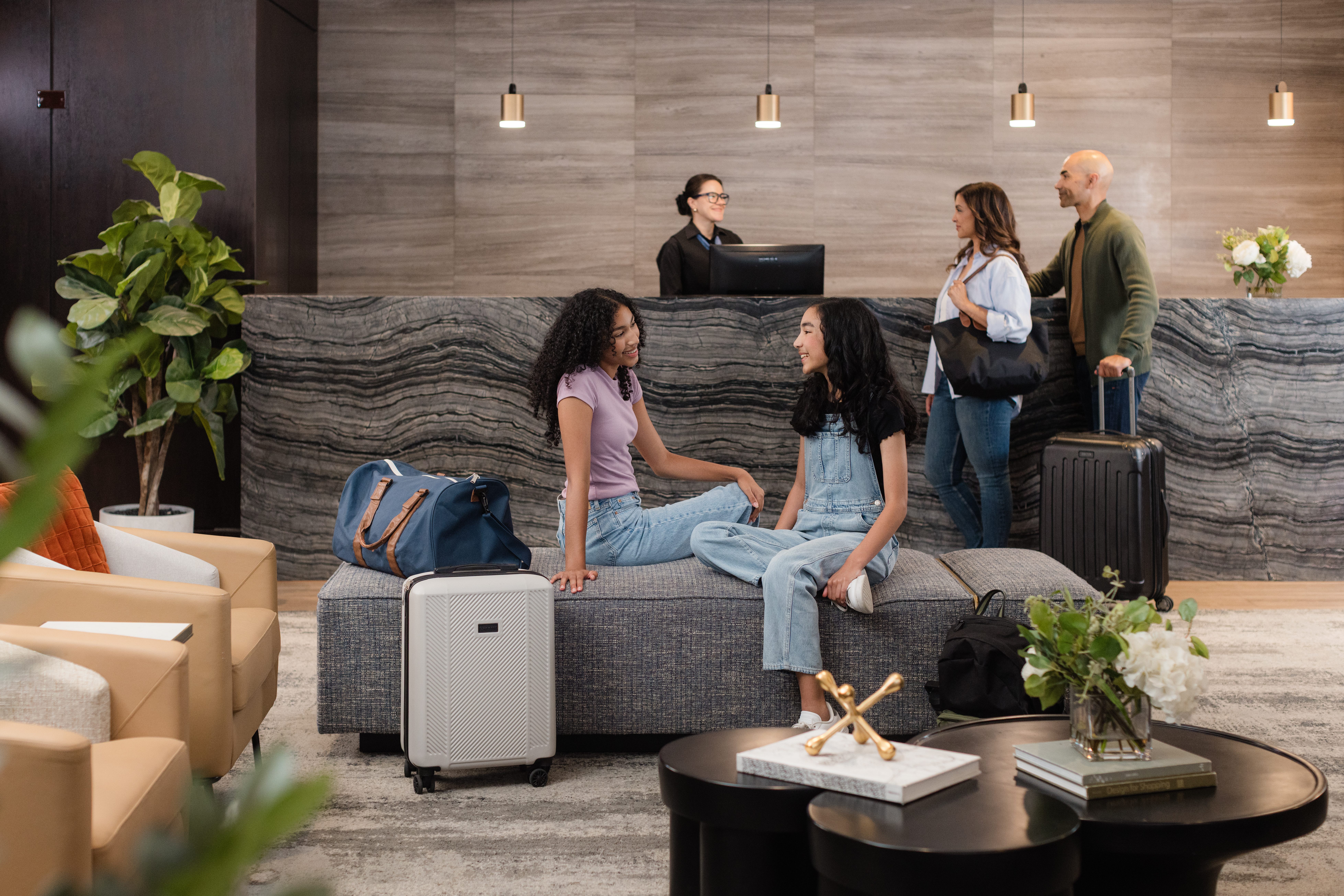 Sandman Signature Vancouver Downtown, Reception Desk and Lobby