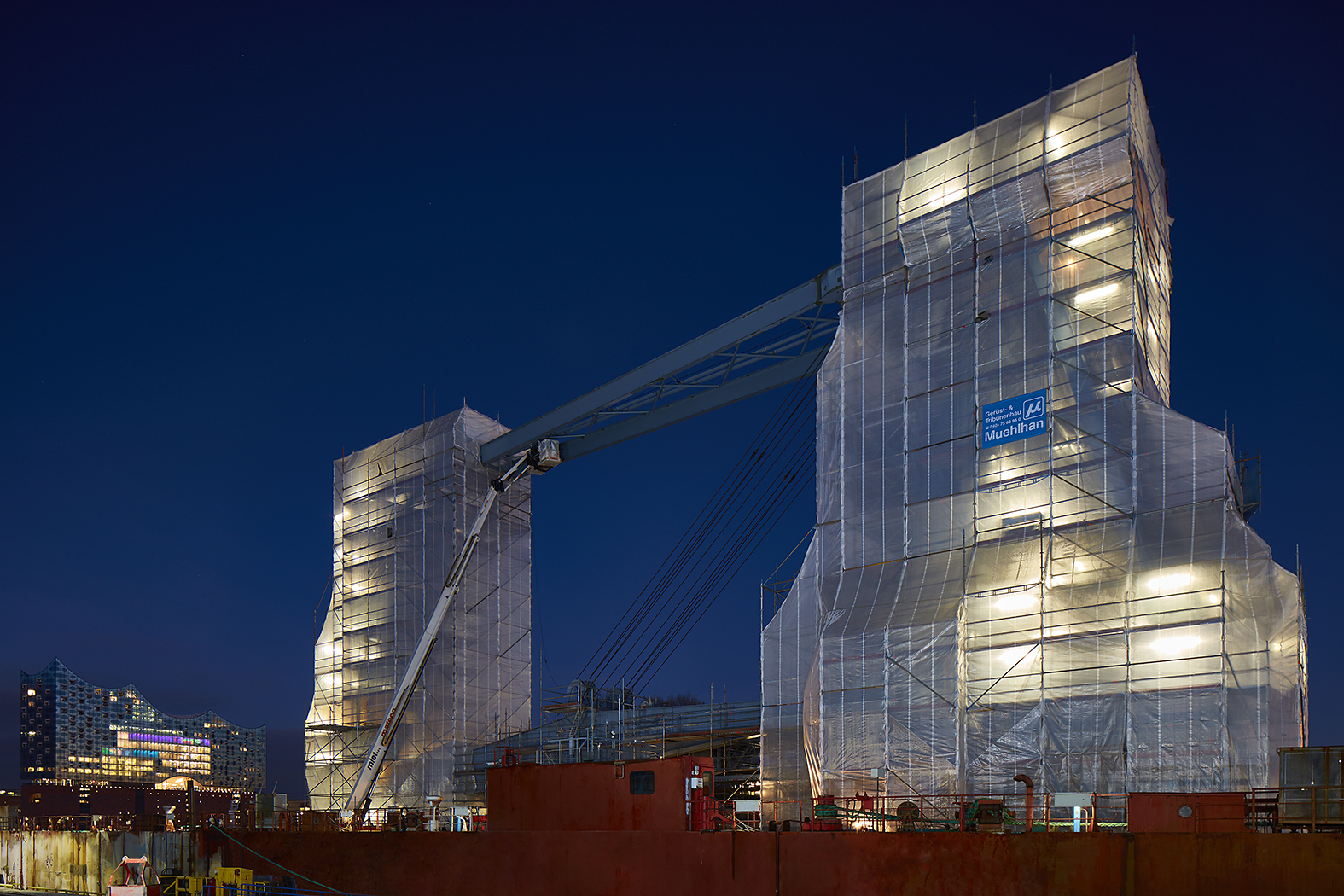 Gerüstbau Muehlhan delivers access at Griep naval floating crane in Hamburg