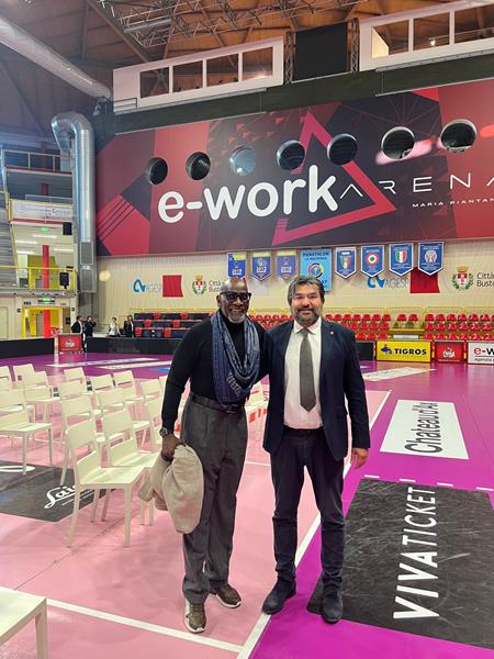 Brera Director Chris Gardner and UYBA President Giuseppe Pirola at the E-Work Arena