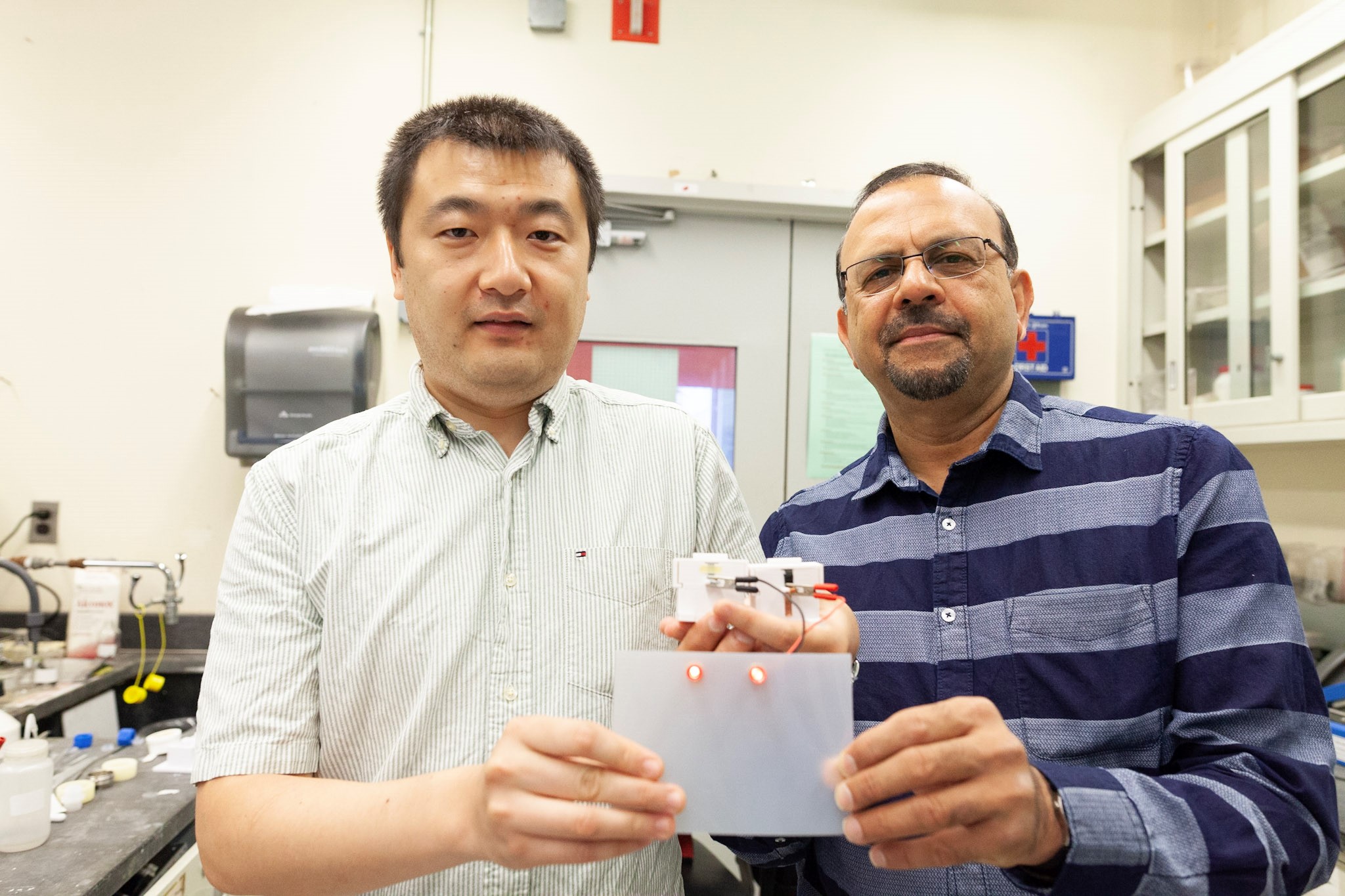 New Jersey Institute of Technology researchers Zhiqian Wang and Somenath Mitra have developed high-capacity, printable-on-demand batteries for everyday appliances that are designed to last nearly three times as long as those currently on store shelves.