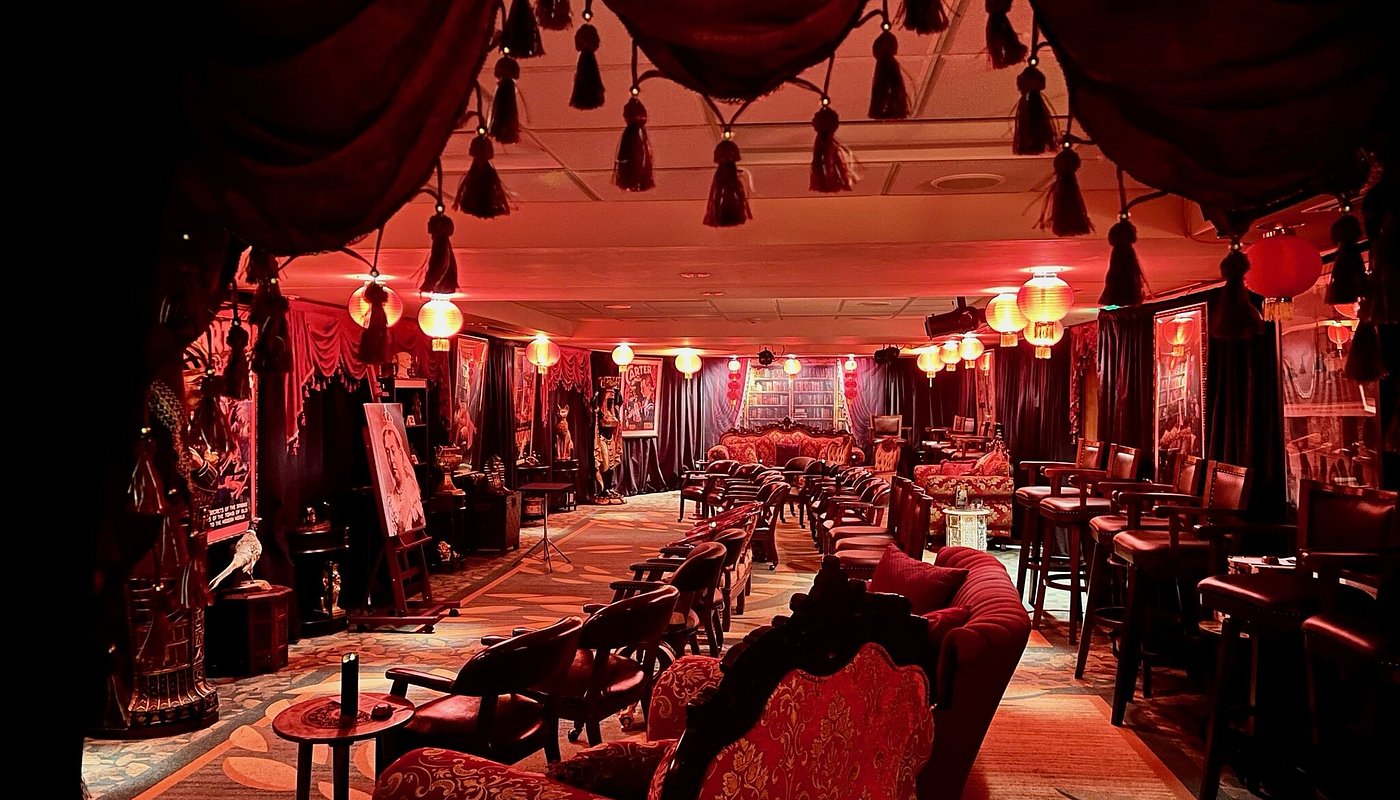 TripAdvisor’s Top-Ranked Nightlife Experience in Waikīkī Blends Fun, Mystery, and History for Guests