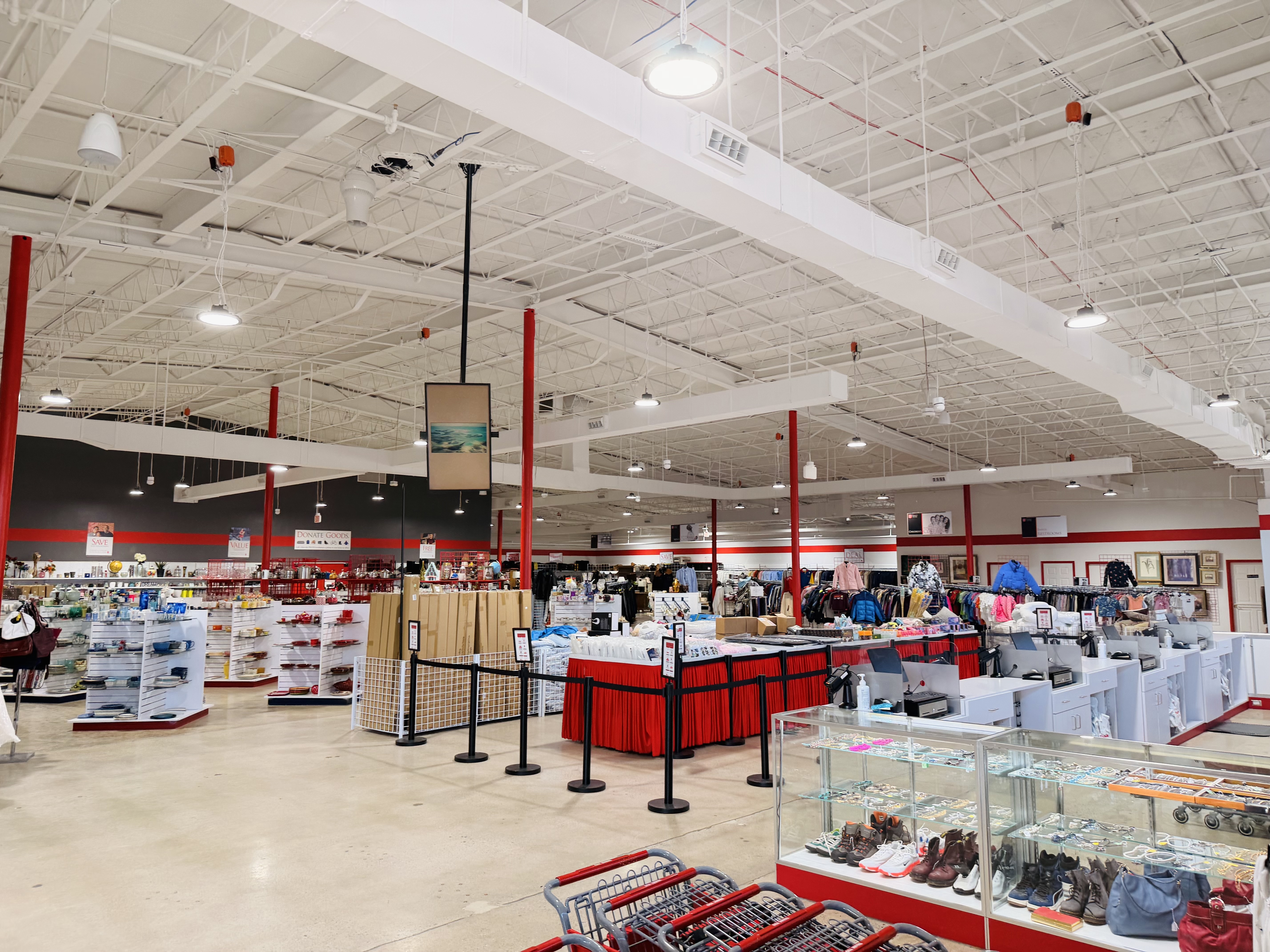 Exterior of Salvation Army thrift store at Woodbridge Shopping Center in Woodbridge, Virginia