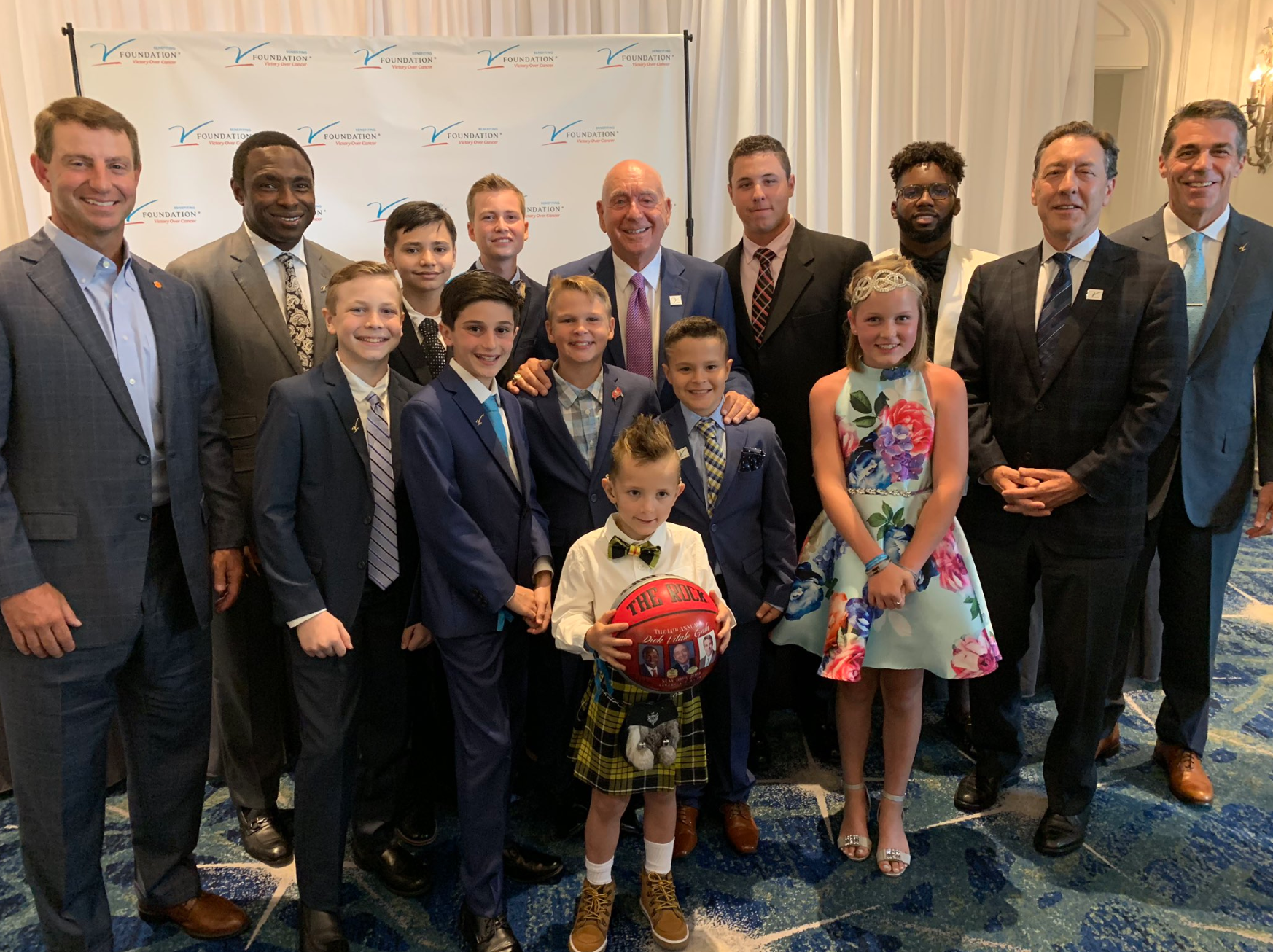 Dabo Swinney, Avery Johnson, Dick Vitale, George Bodenheimer and 
Chris Fowler with Dick’s all courageous team.   
