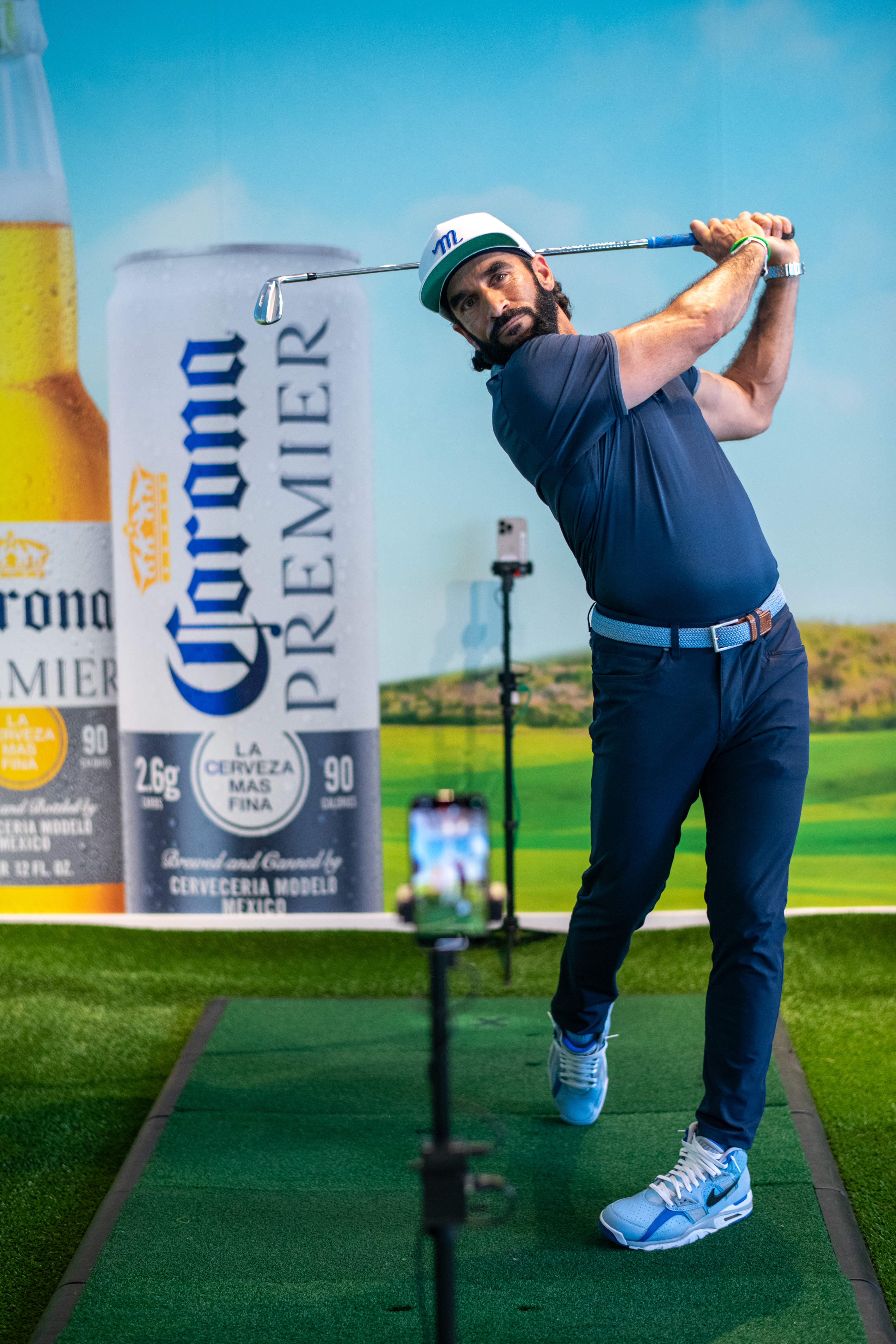 Manolo Vega Demonstrates GOLFTEC Simulator