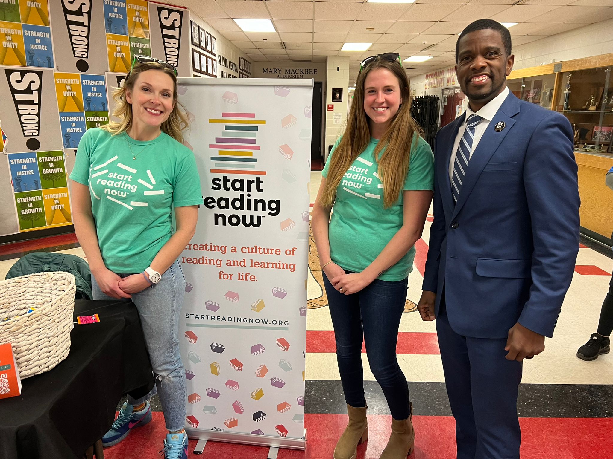 Lauren and Hannah Start Reading Now meets St Paul Mayor