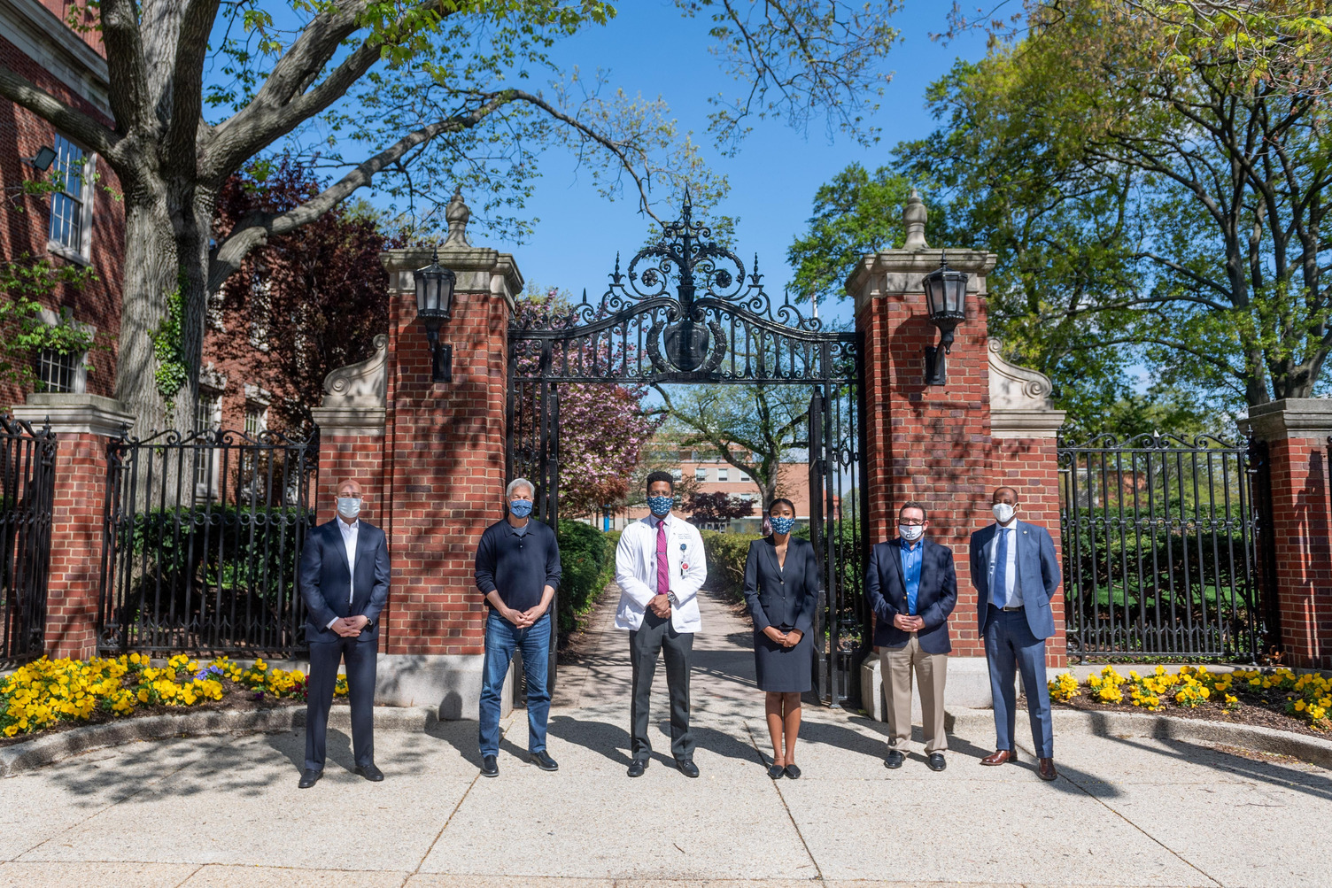 Howard University President Wayne A.I. Frederick and Howard students meet with JPMorgan Chase Chairman and CEO Jamie Dimon during a visit to Howard's campus. 