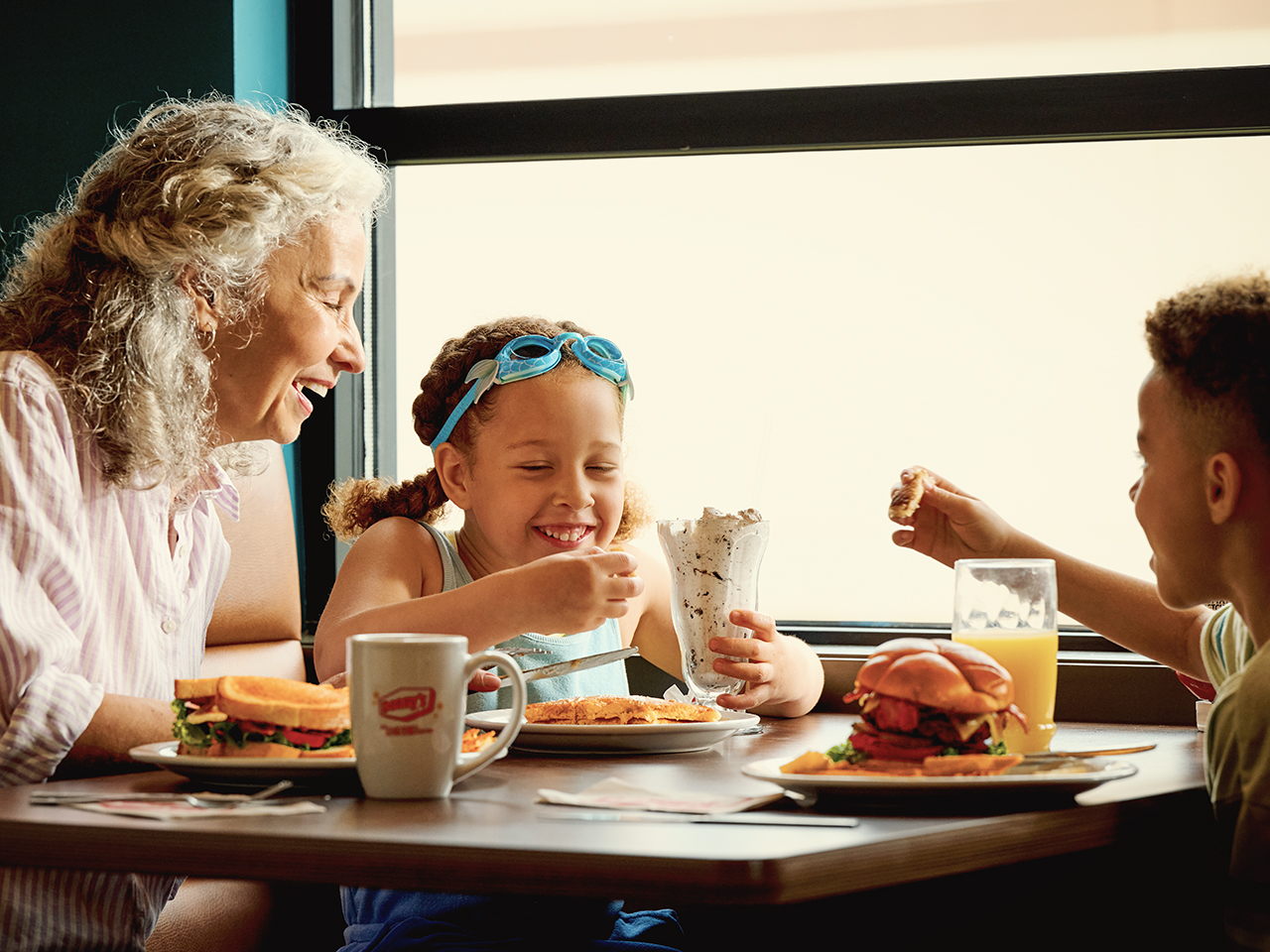 Denny’s Raises $950K to Fight Childhood Hunger with No Kid Hungry