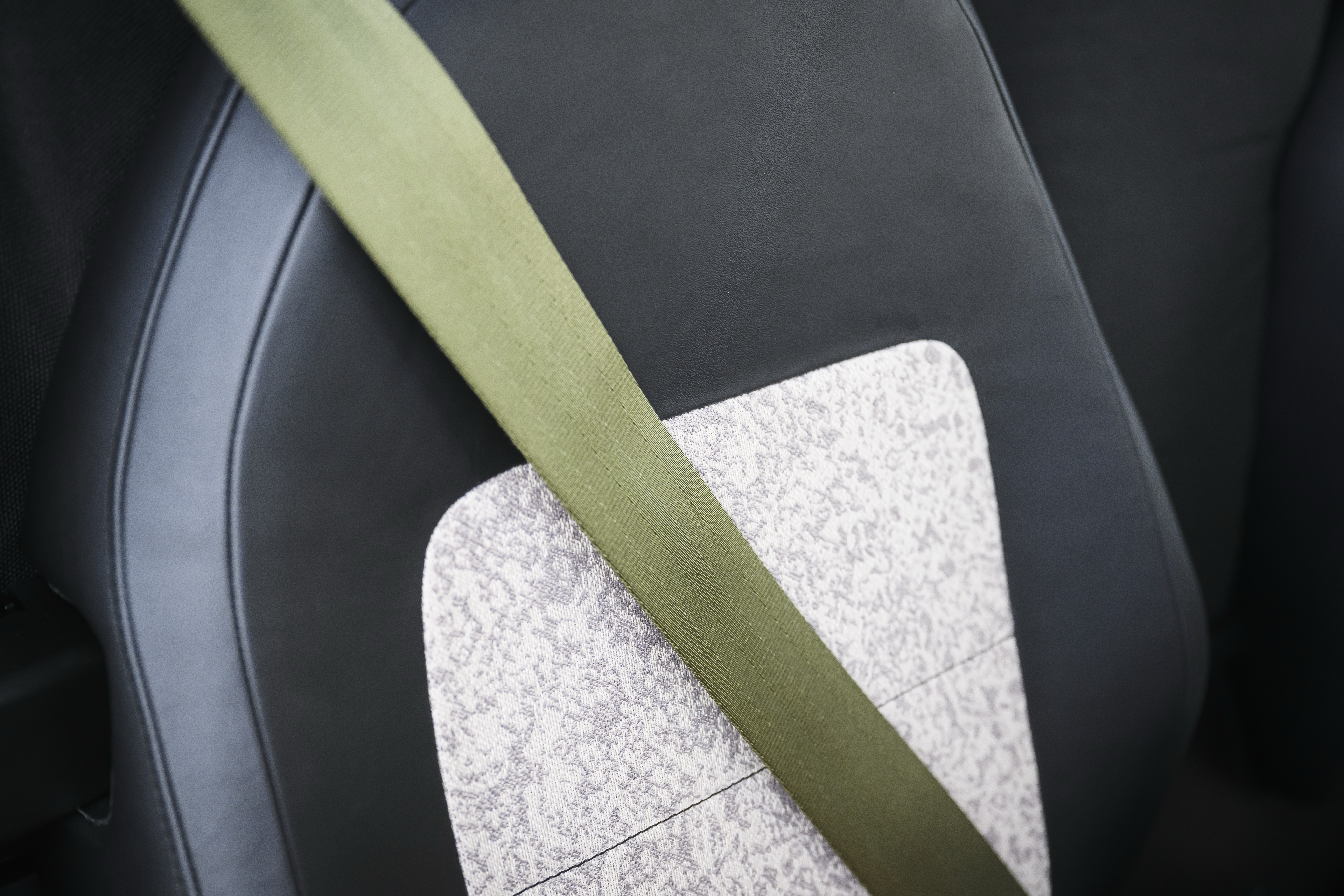 R44 UT Interior Materials