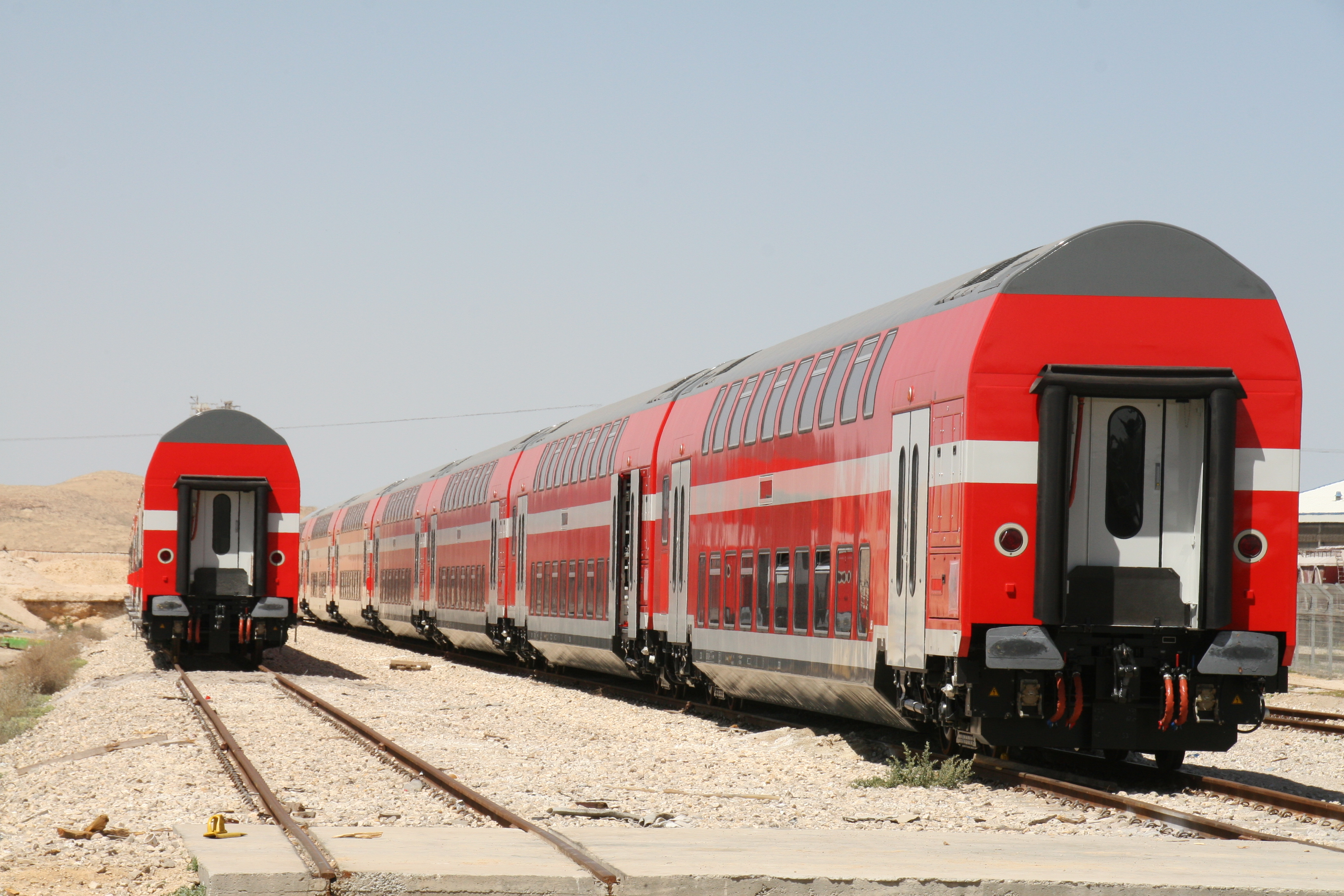 Bombardier delivered 143 first-generation TWINDEXX double-deck trains to Israel Railways between 2002 and 2006.