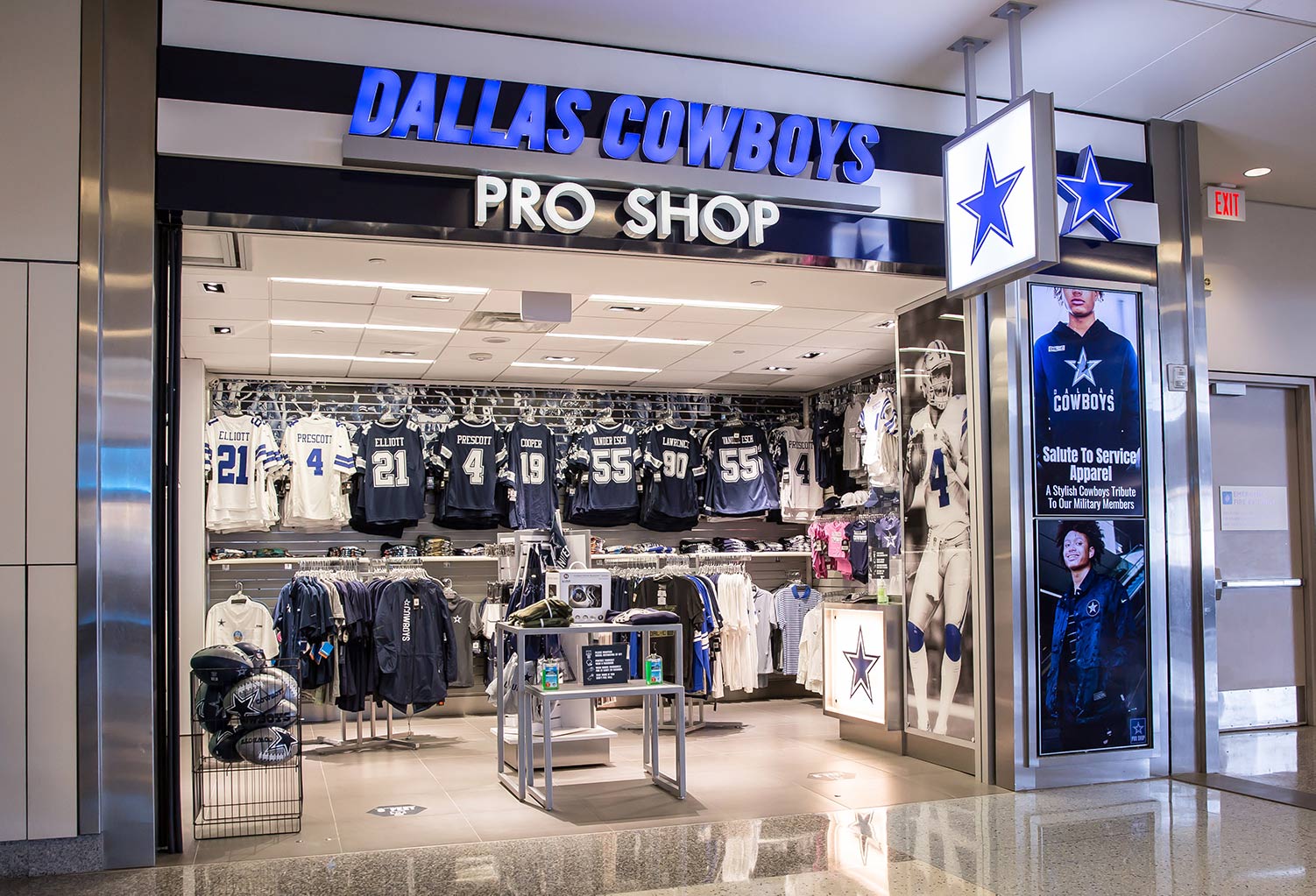 DALLAS COWBOYS PRO SHOP - DFW International Airport, Dallas