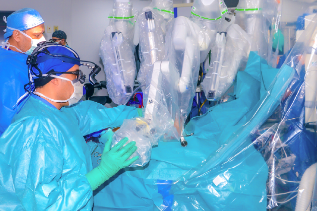 KFSHRC is now moving to expand the use of robotic surgery across all operating rooms, aiming to make it the first choice for complex procedures in the future. This ambition is already visible: robotic kidney transplants at KFSHRC Riyadh increased by 75.2% in 2024, underscoring both the rising patient demand and the hospital’s growing capacity to deliver advanced robotic care.