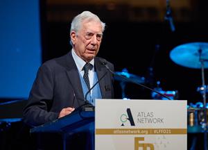 Mario Vargas Llosa announces Carla Gloria Colomé as the winner of the first Cátedra Vargas Llosa—Atlas Network Young Journalism Prize