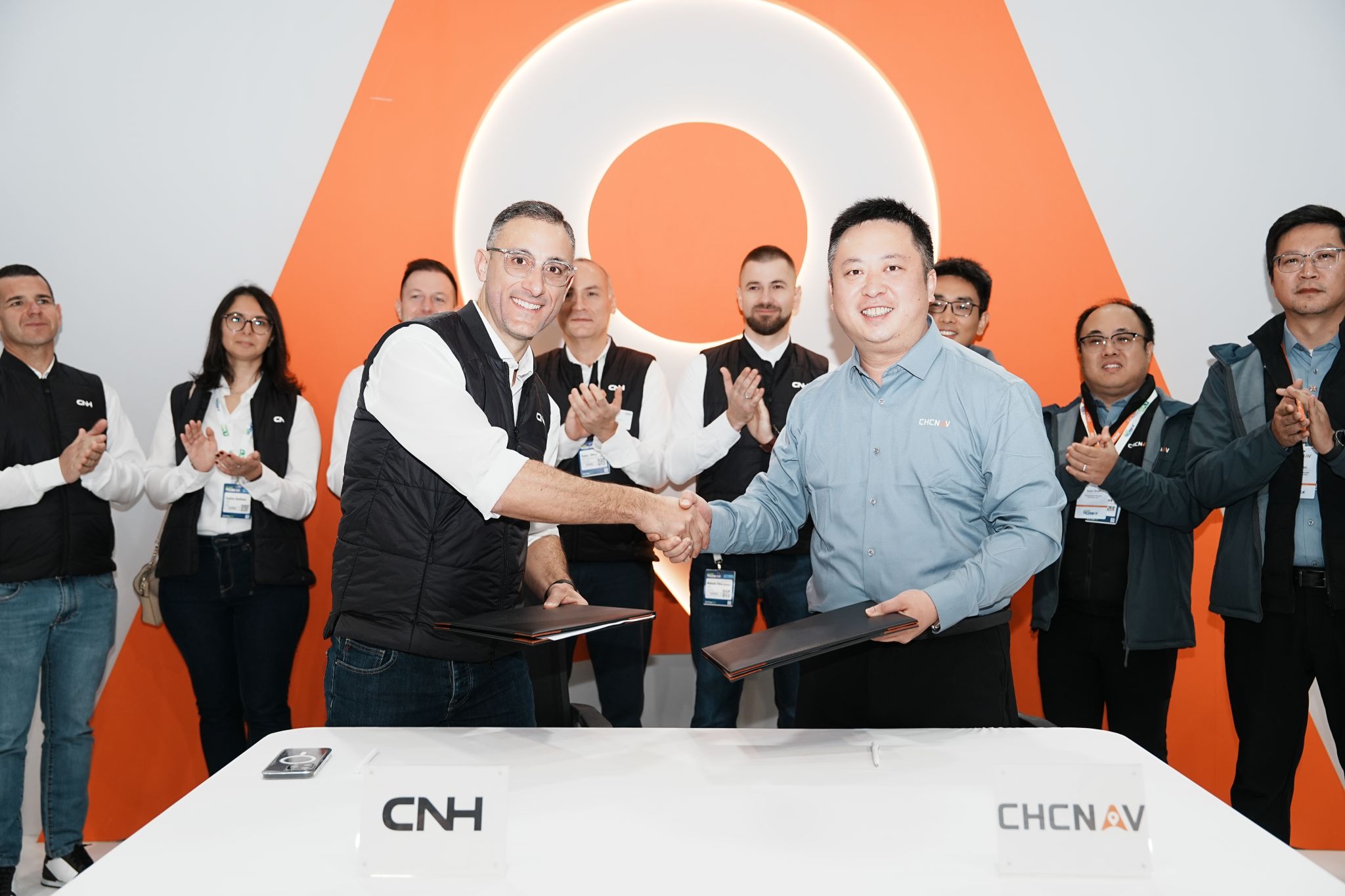 CHCNAV and CNH introduce FLEETPRO aftermarket line-up at Agritechnica 2025