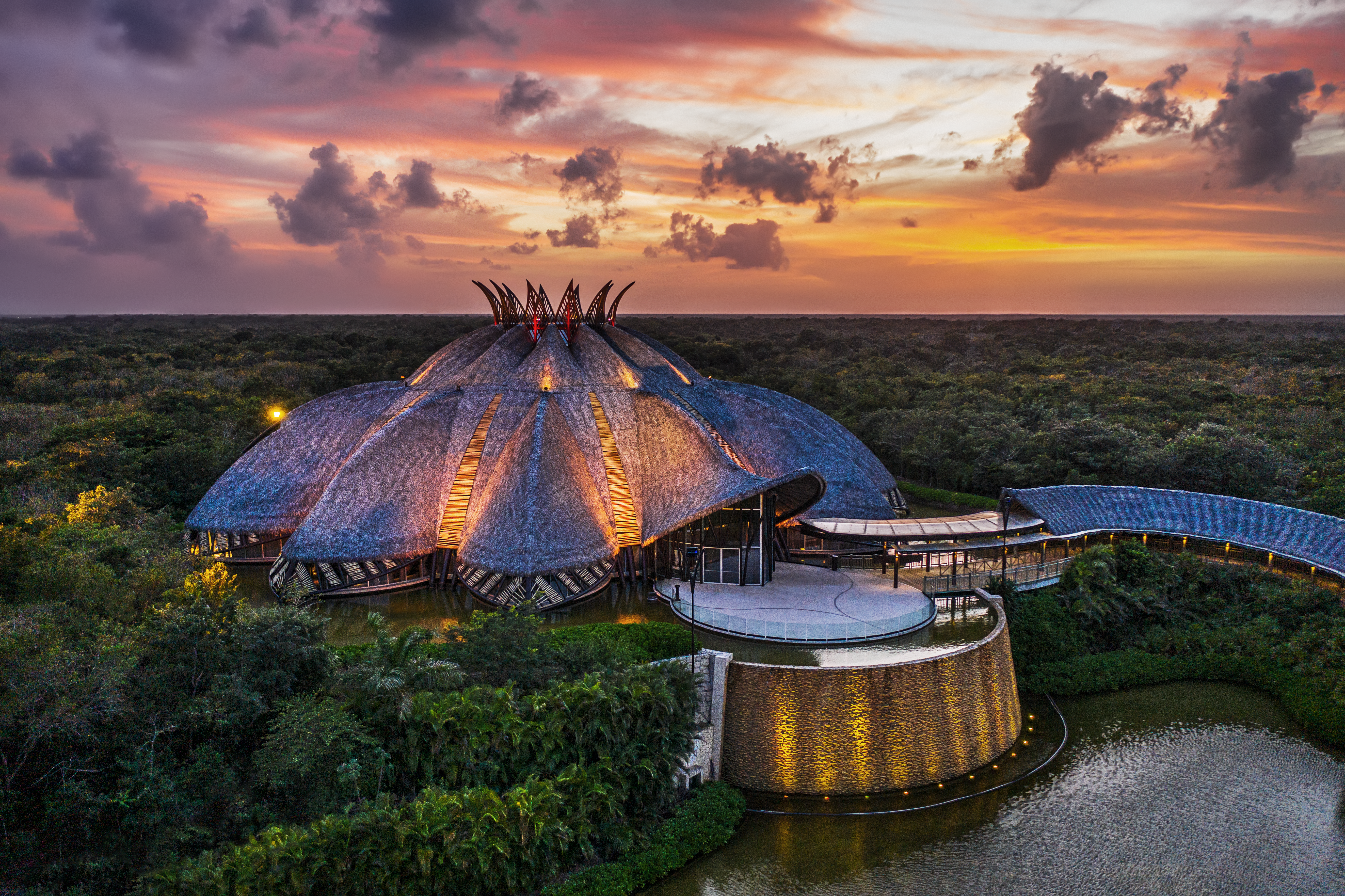 JOYÀ, the first resident Cirque du Soleil show in Latin America, will celebrate its 10th anniversary this November