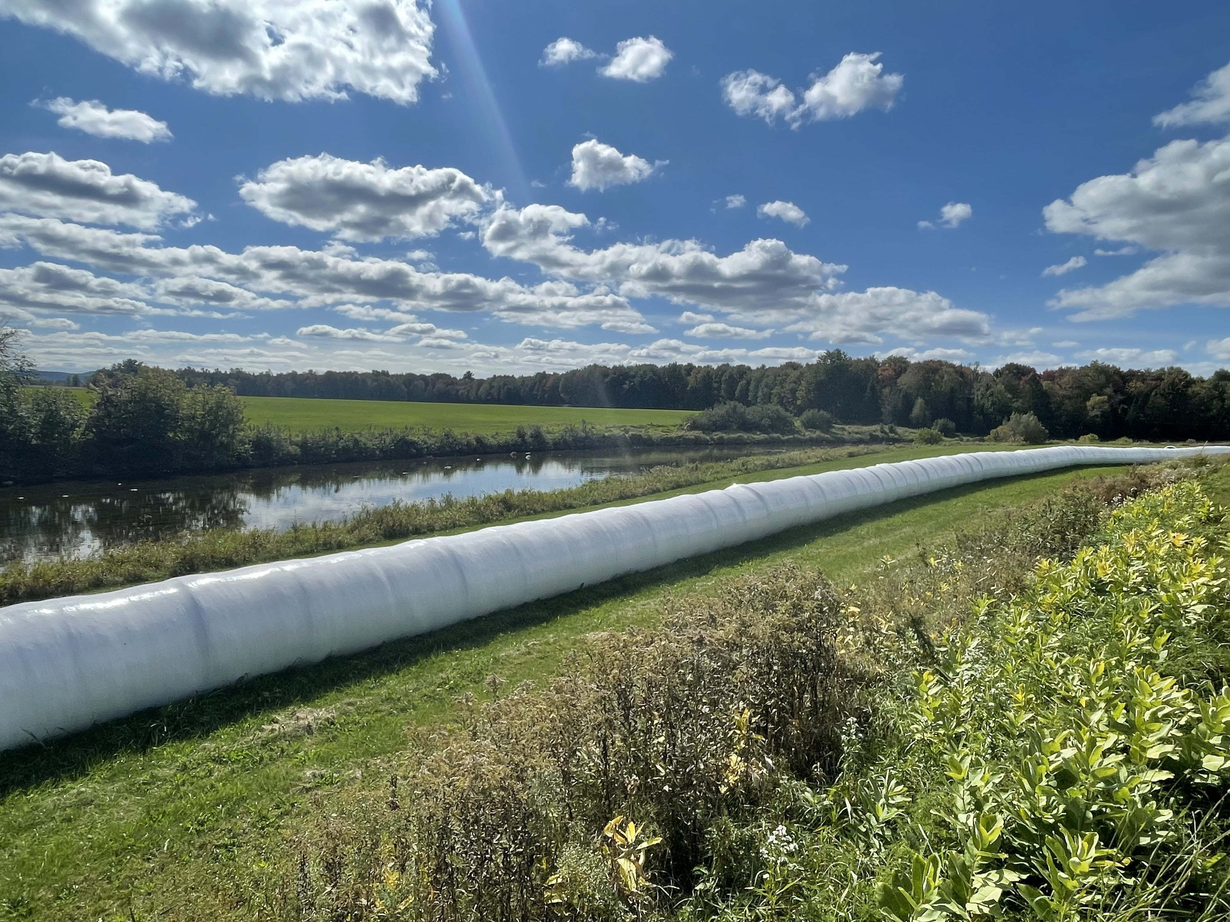 Collecte des plastiques usagés, générés par les exploitations agricoles canadiennes, en vue de leur recyclage 