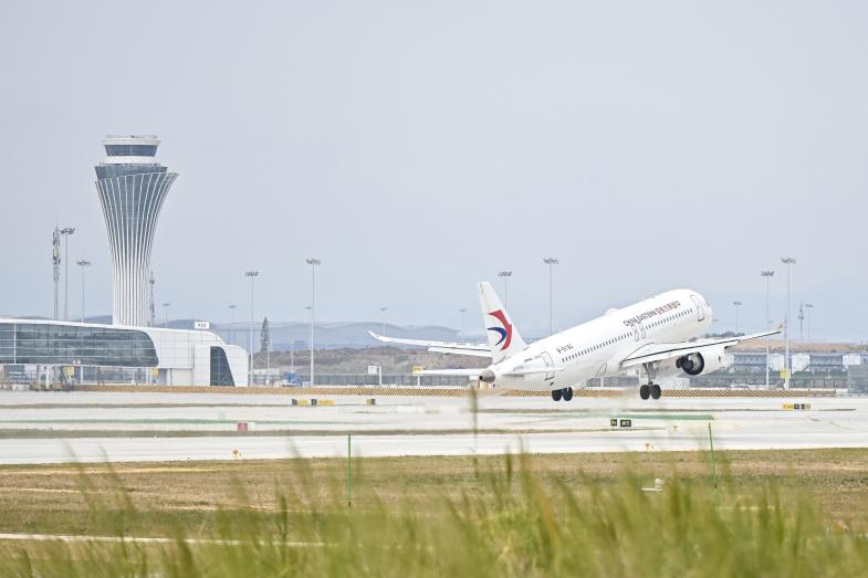 Baiyun Airport's Terminal 3 Becomes Operational, Inaugural Flight Operated by C919
