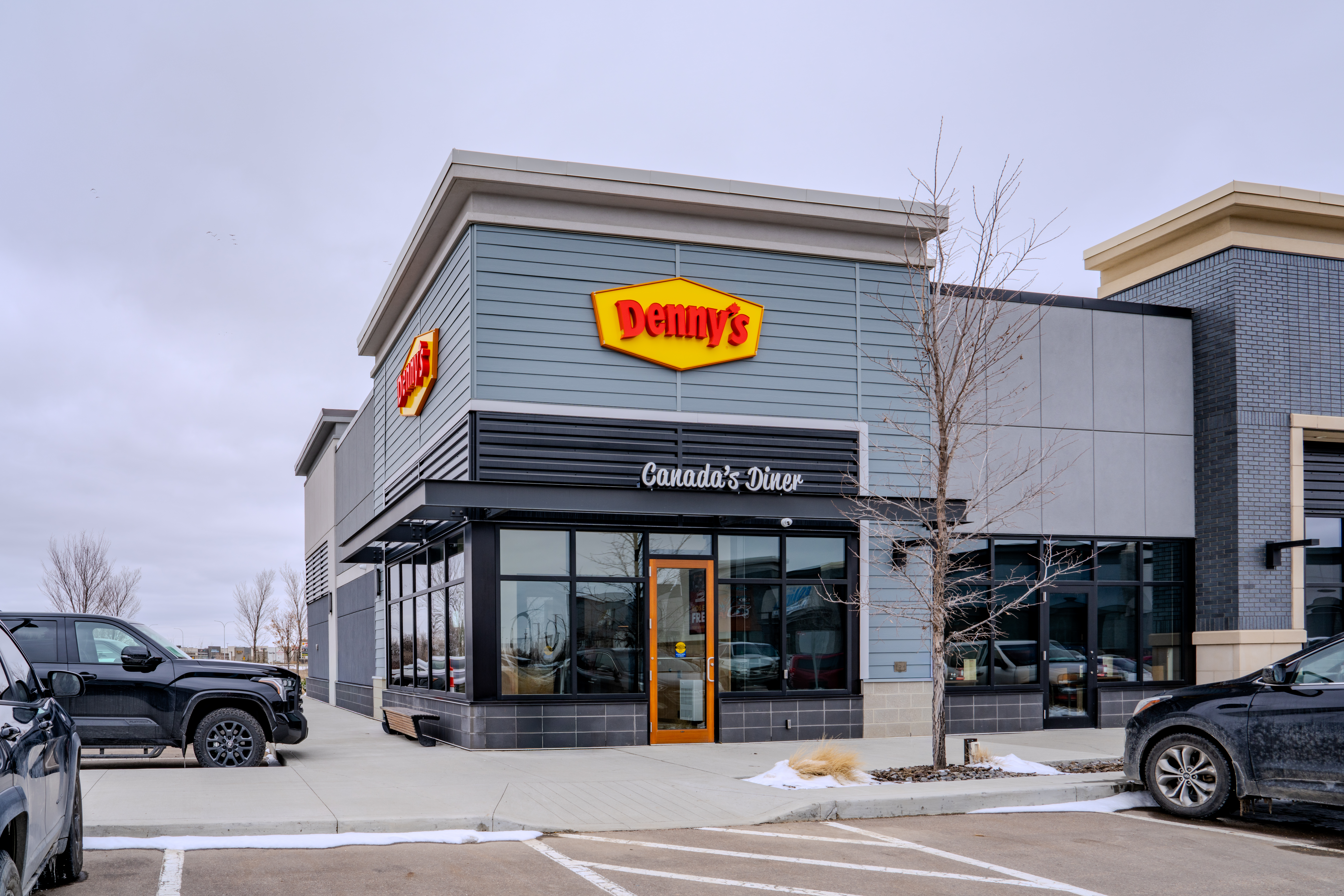 Denny's St Albert Exterior