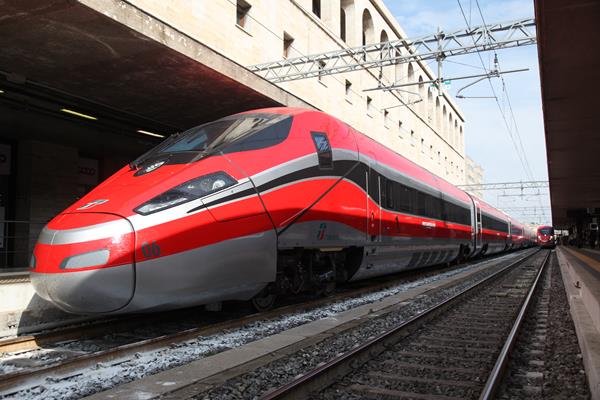 Hitachi and Bombardier will supply 14 very high-speed Frecciarossa 1000 trains to Italy 3