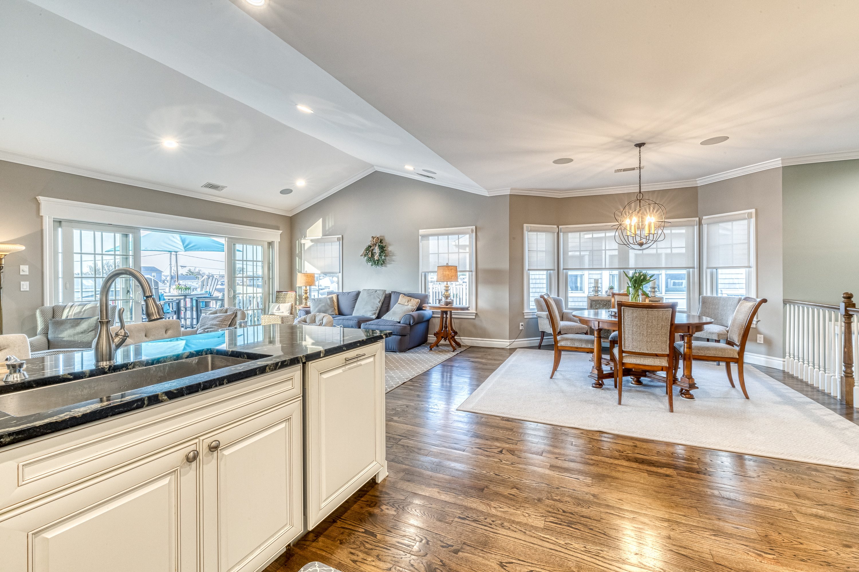 Spacious kitchen ideal for hosting