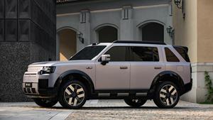 FREELANDER 8 First Edition and Three Exclusive Paint Finishes Unveiled at Aranya Theatre Festival