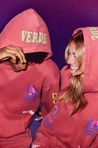 Hollister and Taco Bell Turn Y2K Nostalgia into the Season’s Spiciest Drop