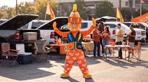 Shock Top and Auntie Anne’s® Take Over Tailgate Season with the Return of Shock Top Twisted Pretzel Wheat and the Limited-Edition TWIST Vest